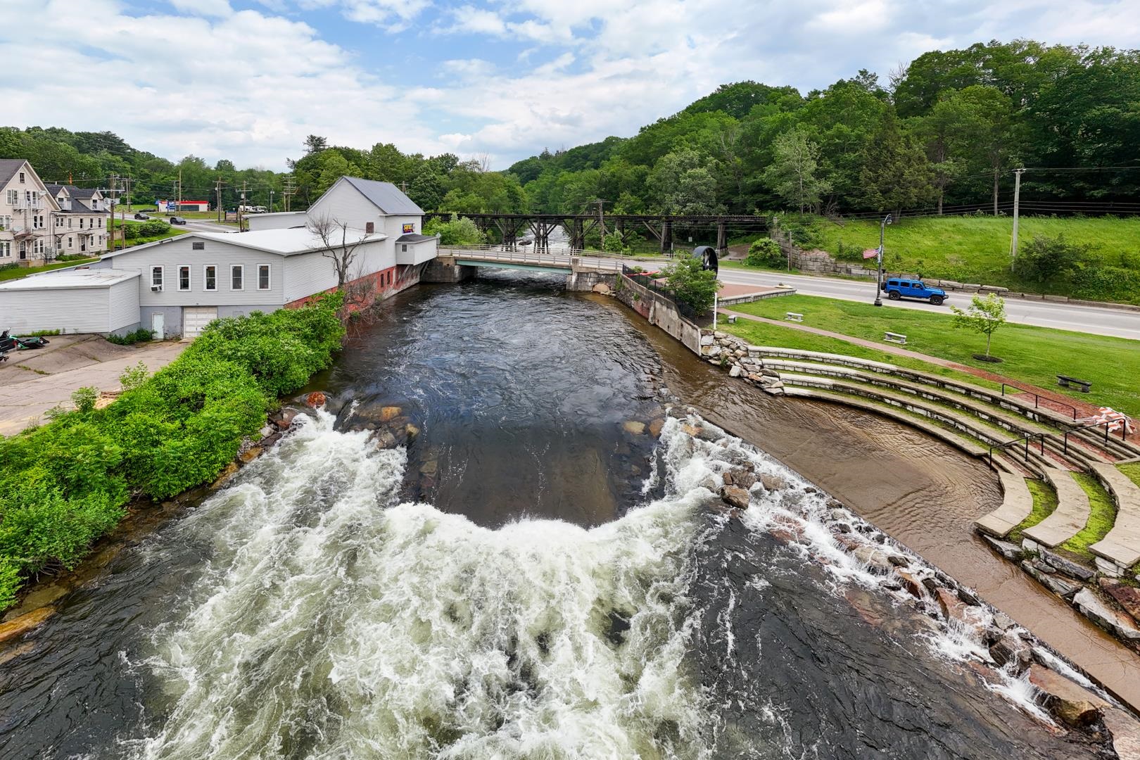 359 Central St #3, Franklin, NH 03235