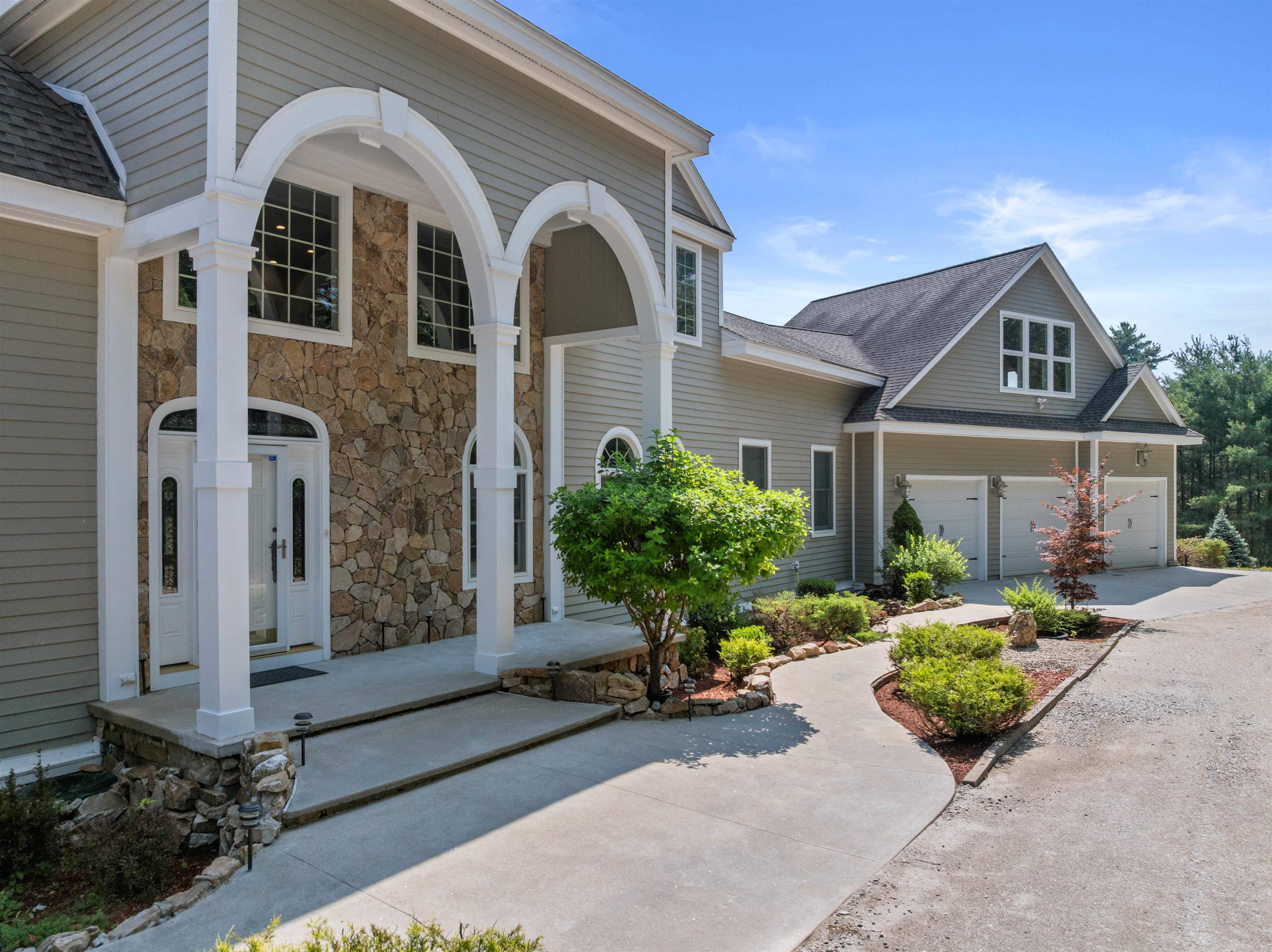 42 High Ridge Rd, Moultonborough, NH 03254