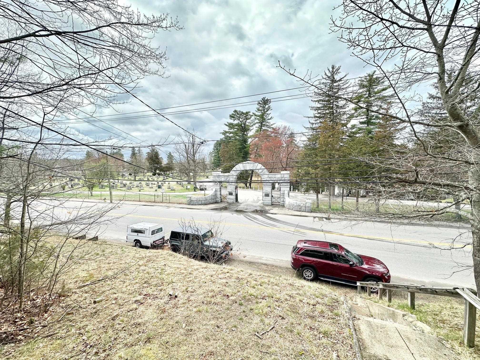 477-479 Calef Rd, Manchester, NH 03103