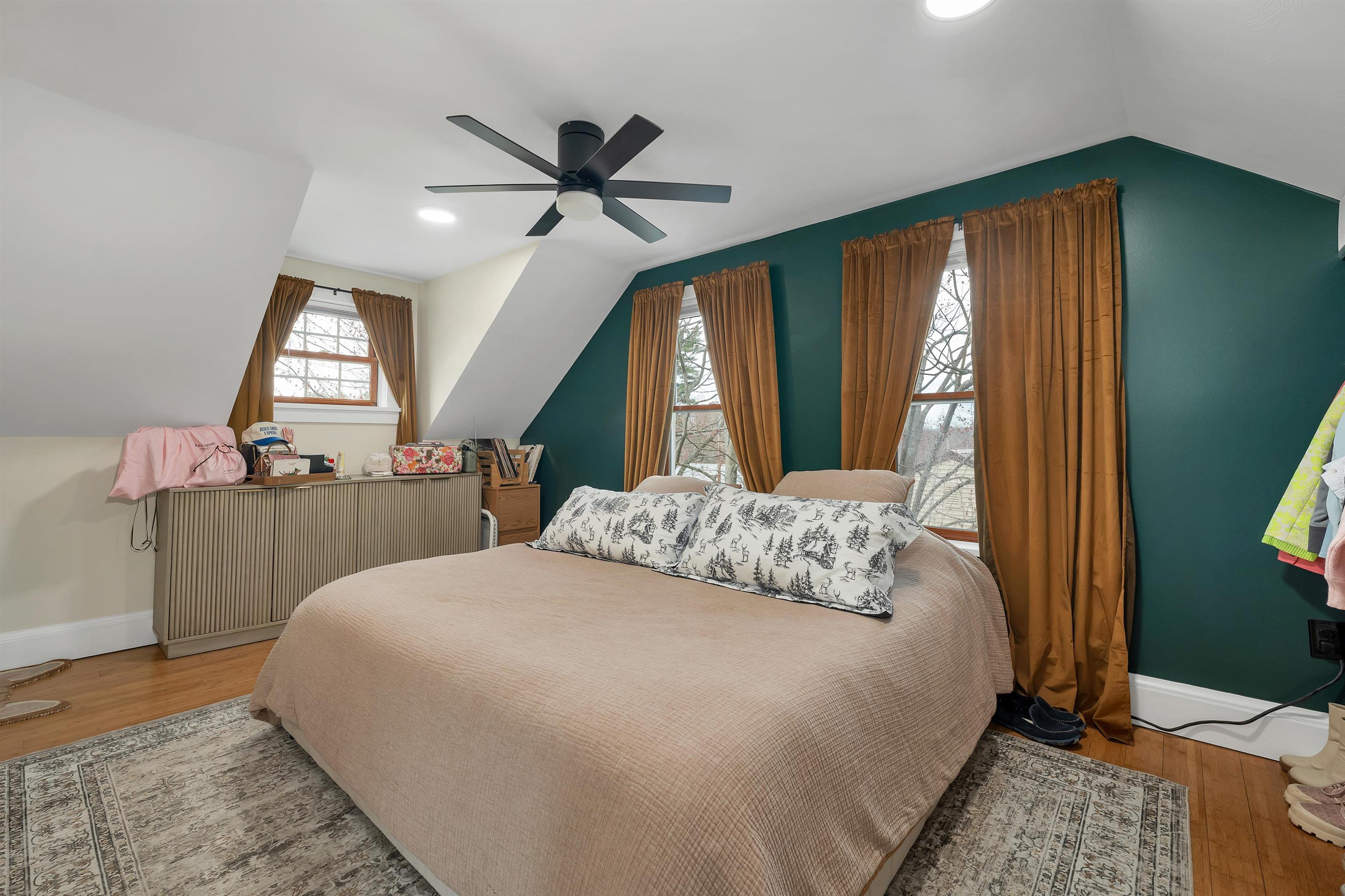 256 Pine St, Laconia, NH 03246