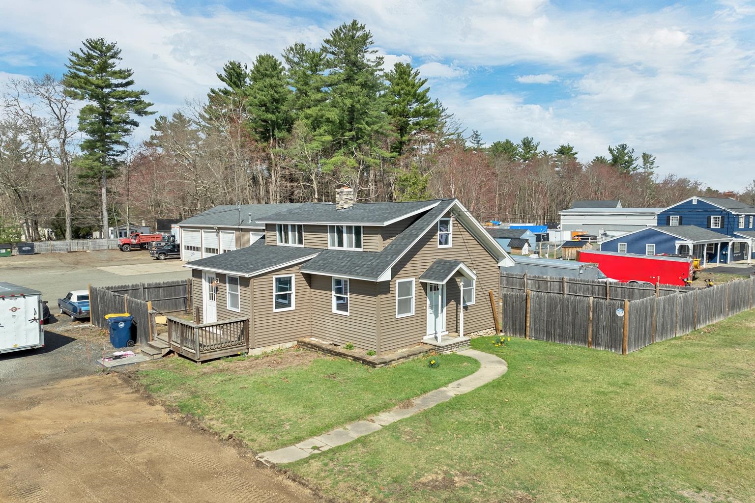 14 Danville Rd, Plaistow, NH 03865