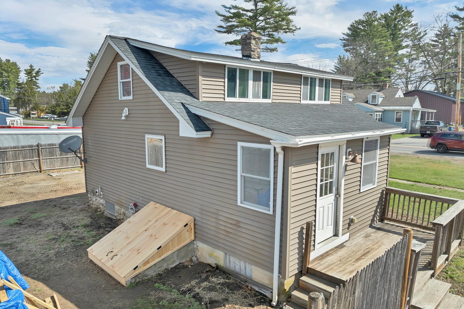 14 Danville Rd, Plaistow, NH 03865