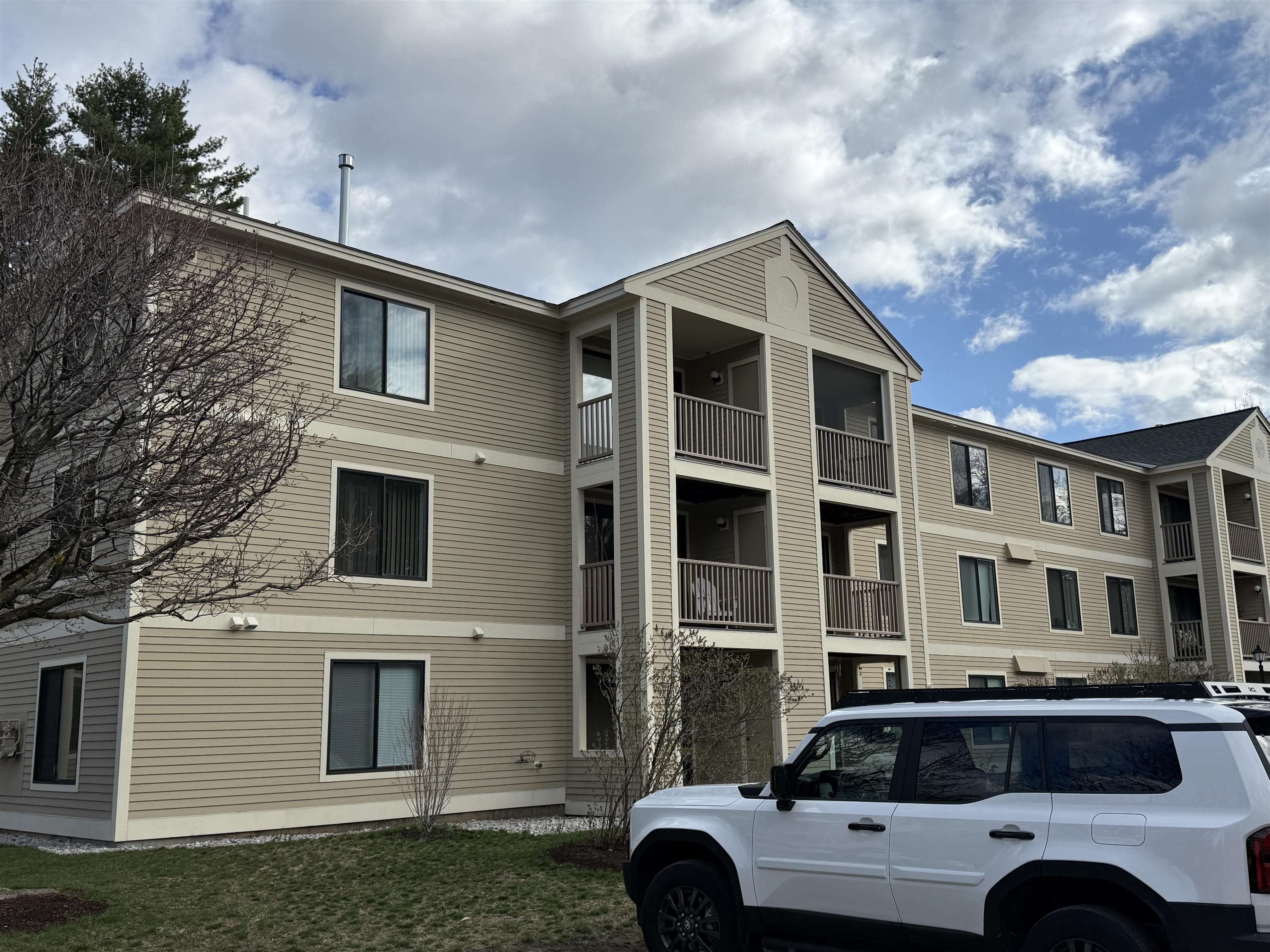 19 Saco St, Conway, NH 03813