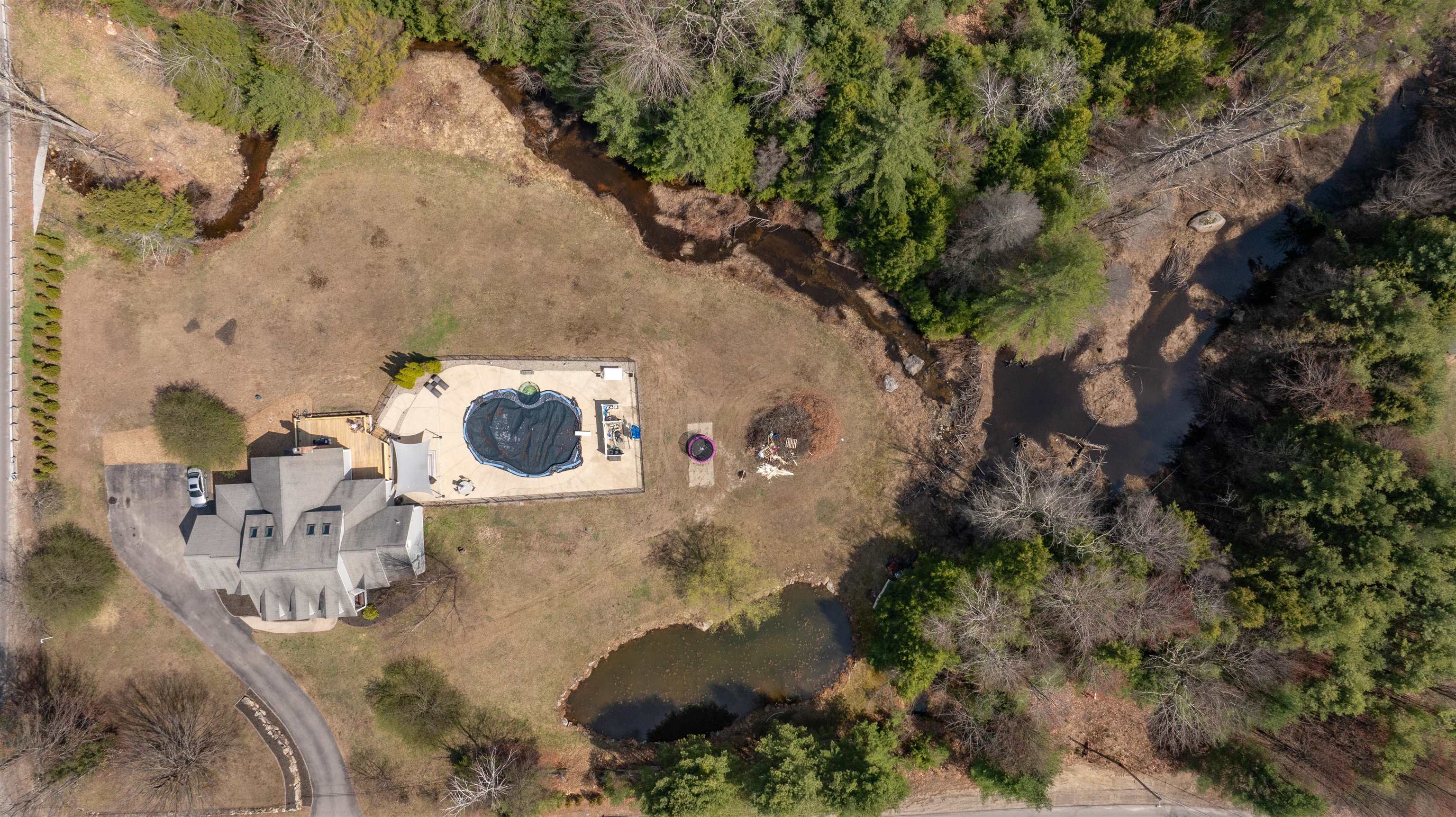 3 Foxberry Dr, New Boston, NH 03070