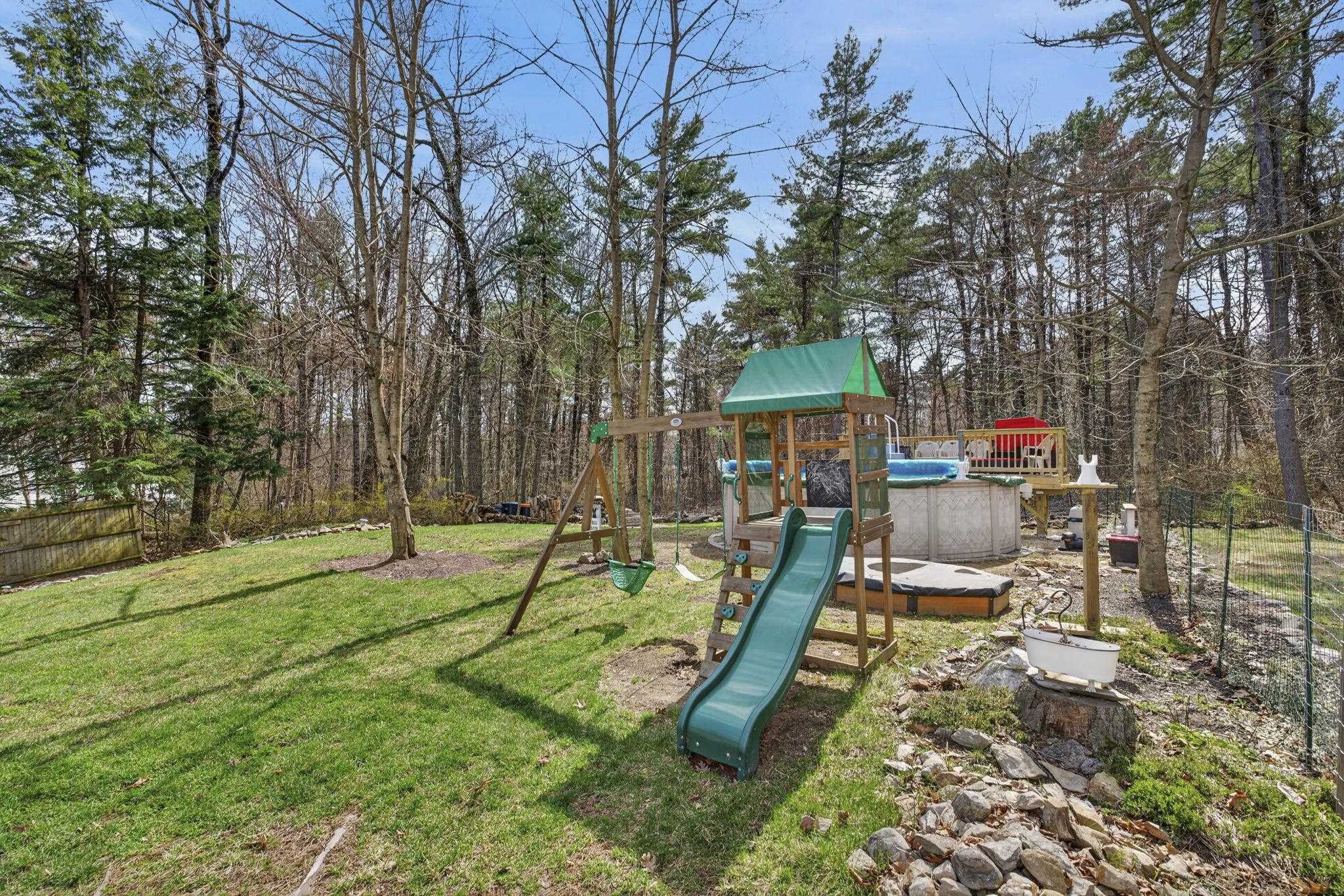 158 Tina Dr, Pembroke, NH 03275