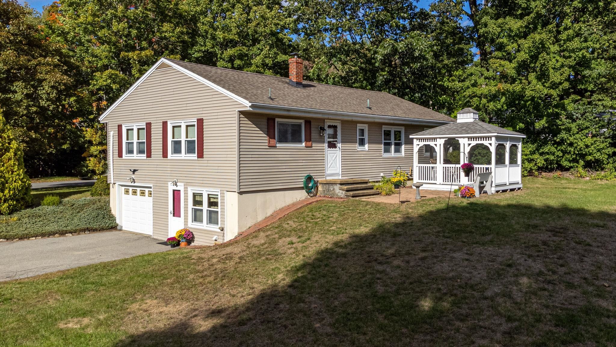 18 Center Cir, Plaistow, NH 03865