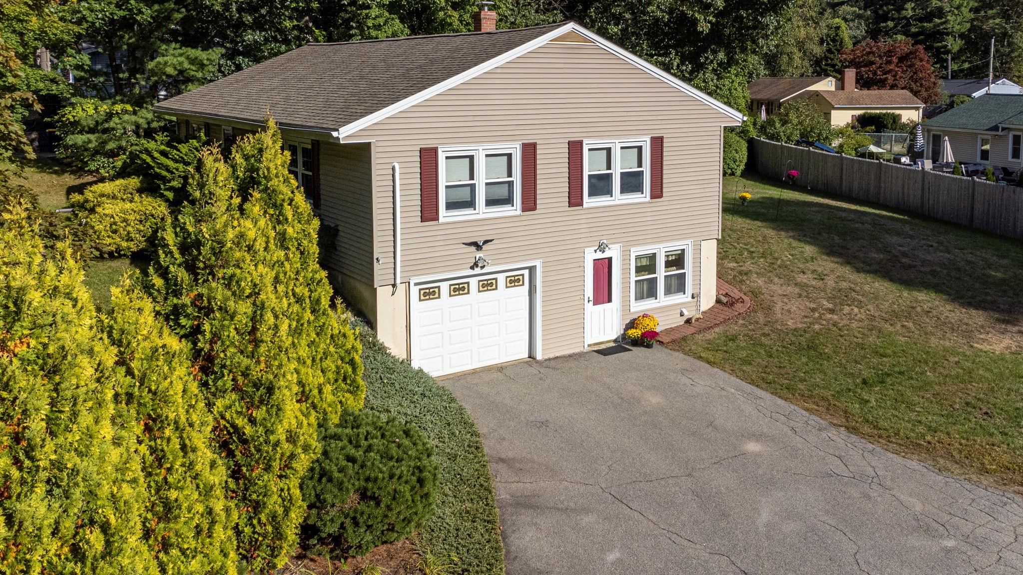 18 Center Cir, Plaistow, NH 03865