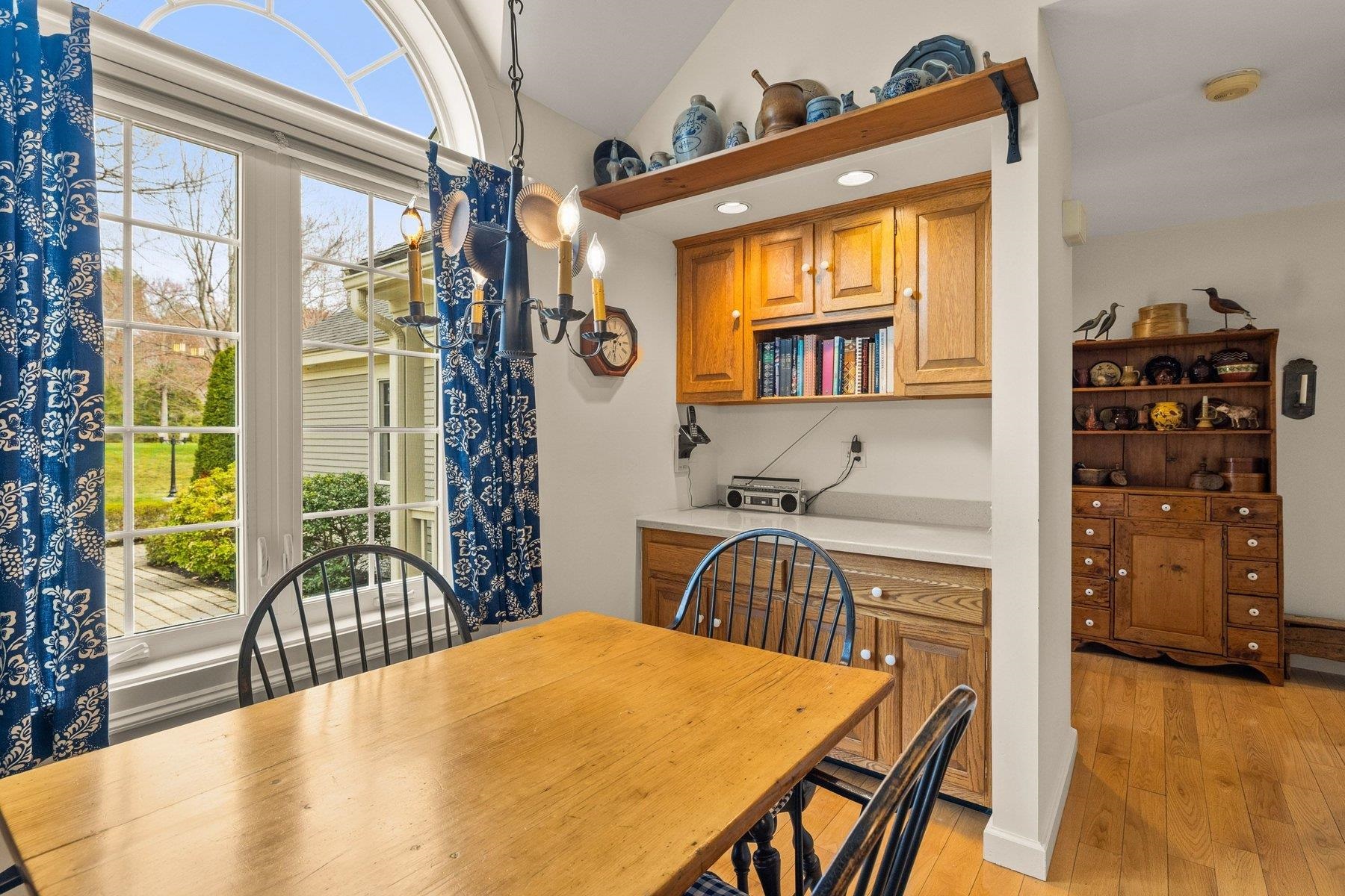 25 Peninsula Dr #25, Stratham, NH 03885