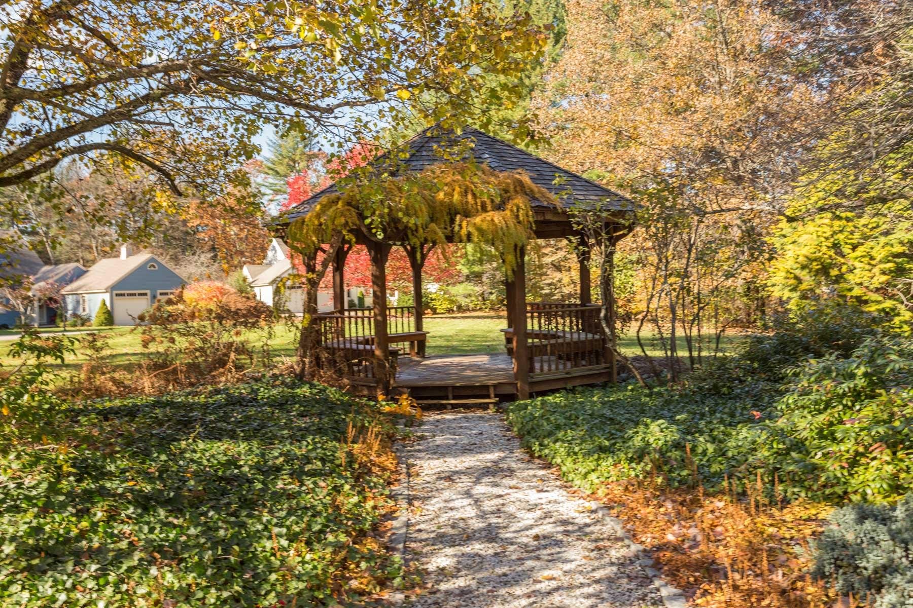 25 Peninsula Dr #25, Stratham, NH 03885