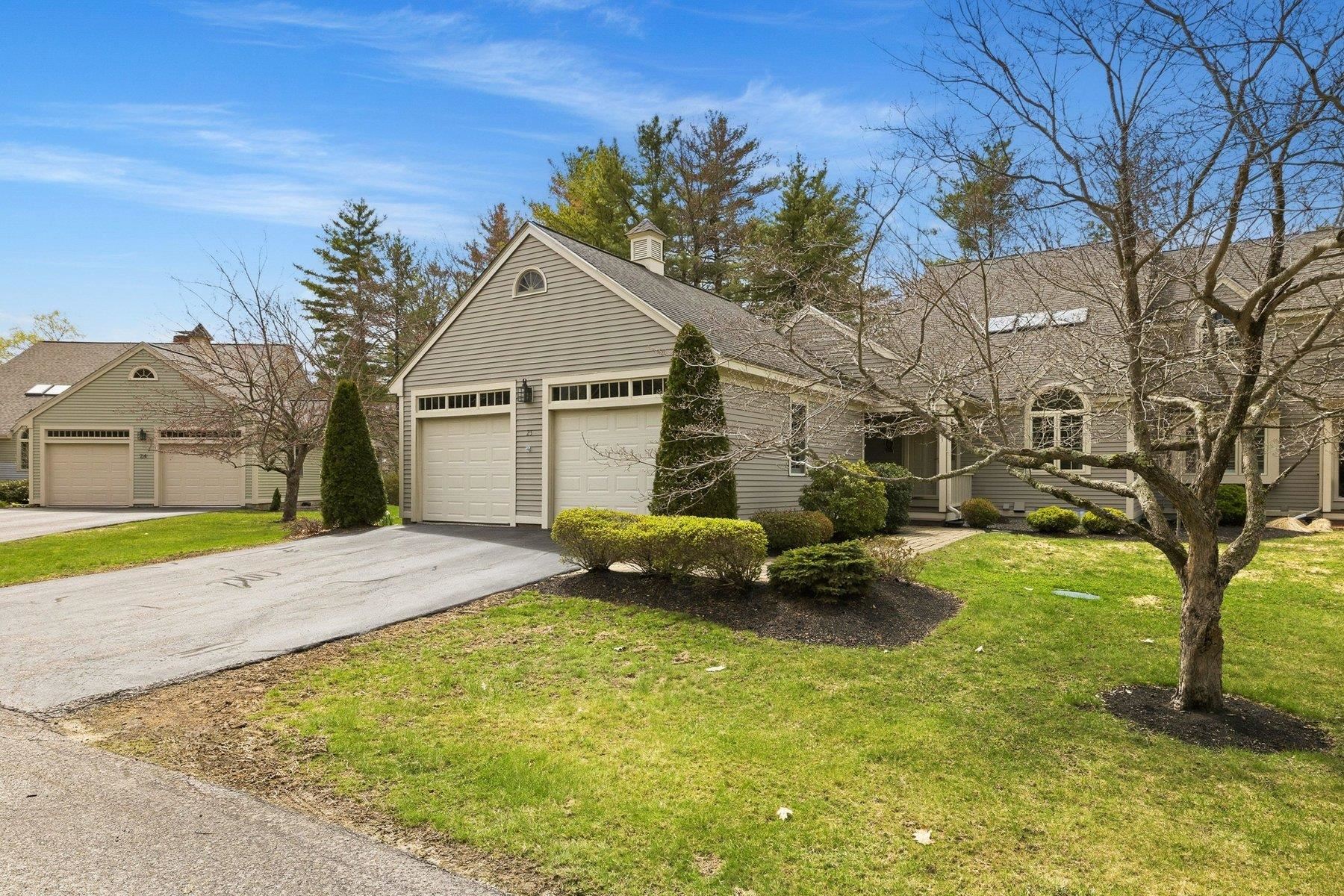 25 Peninsula Dr, Stratham, NH 03885