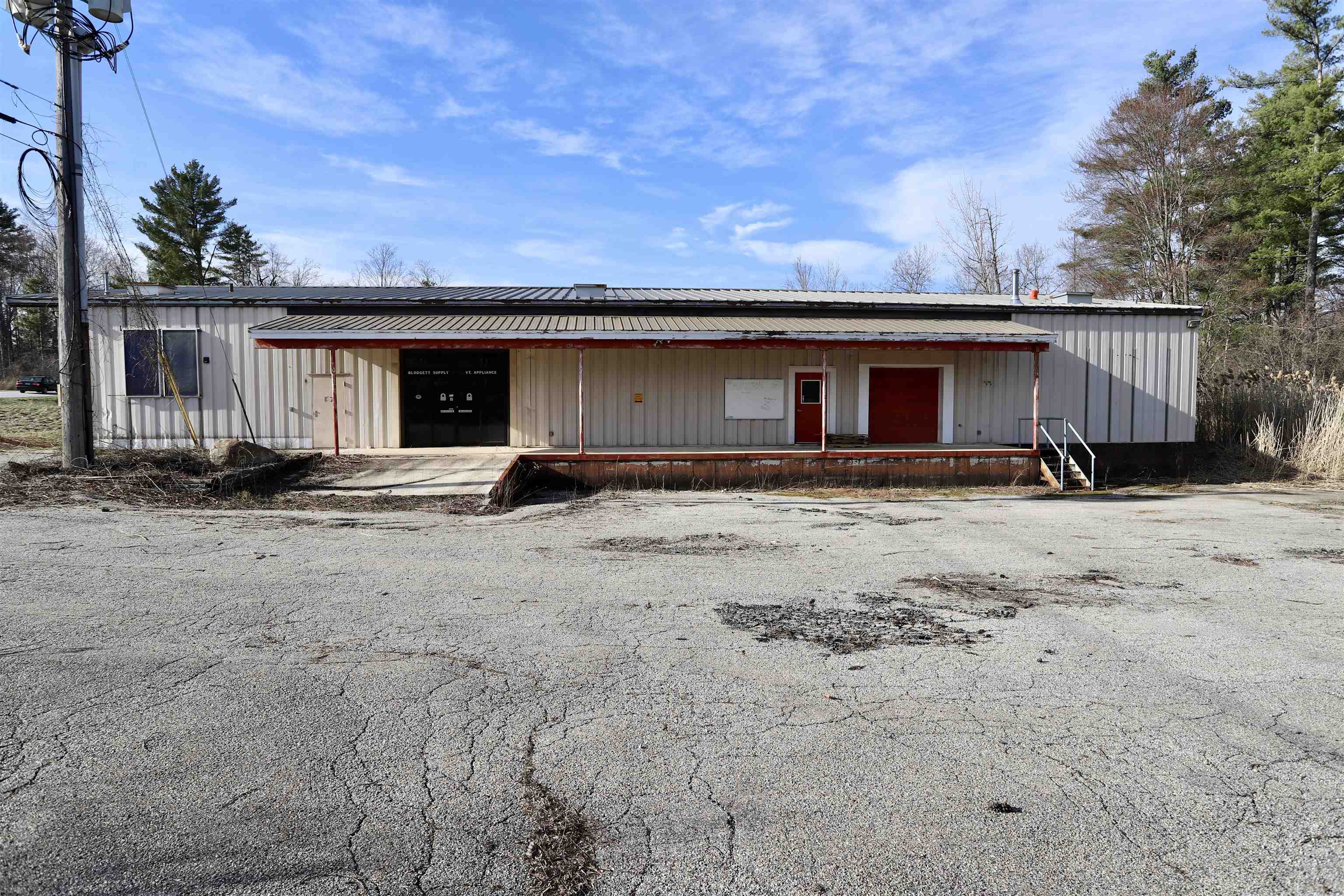 Customer Entrance & Loading Dock (Sales Building)