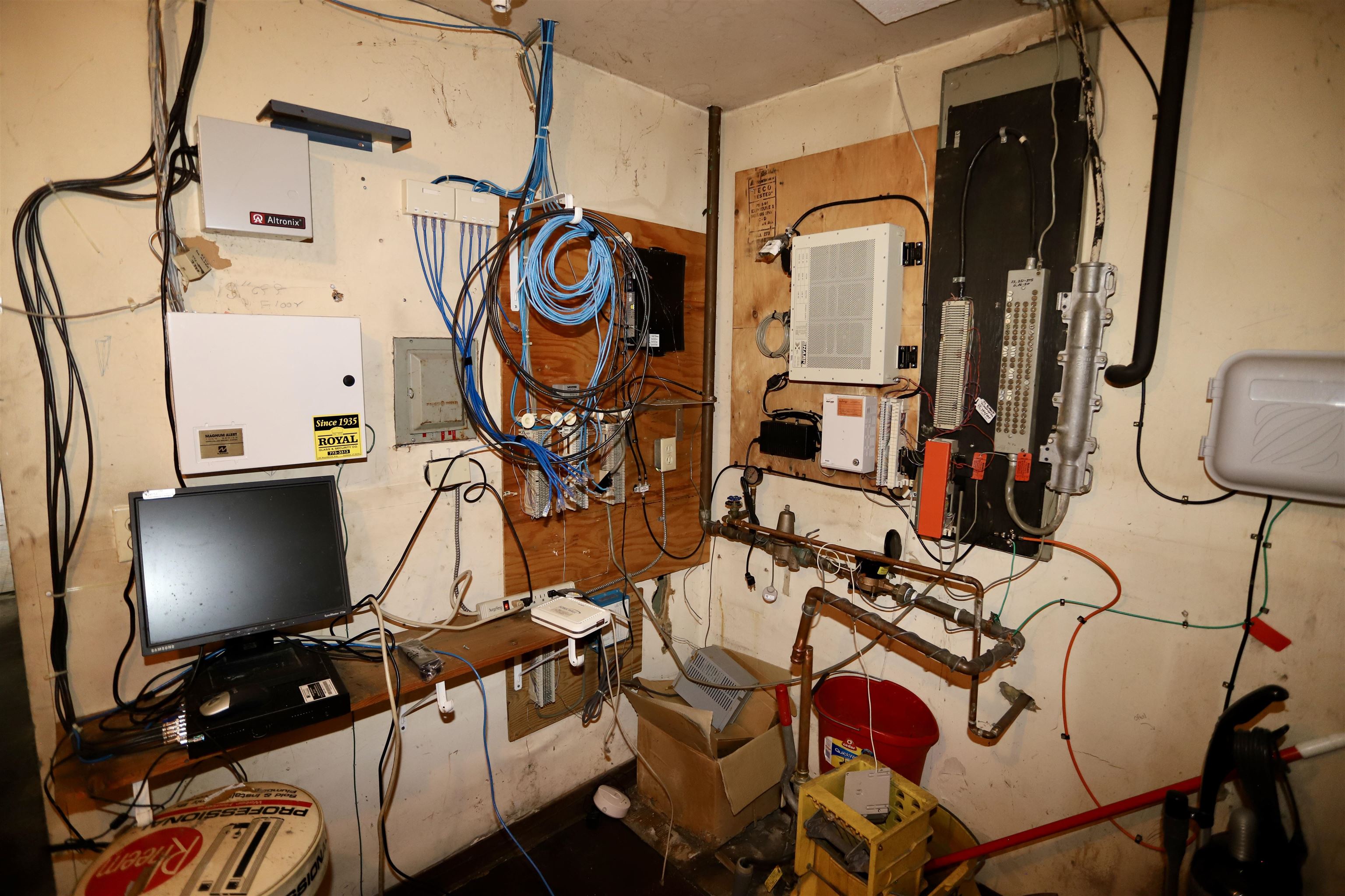 IT/Server Room (Sales Building)