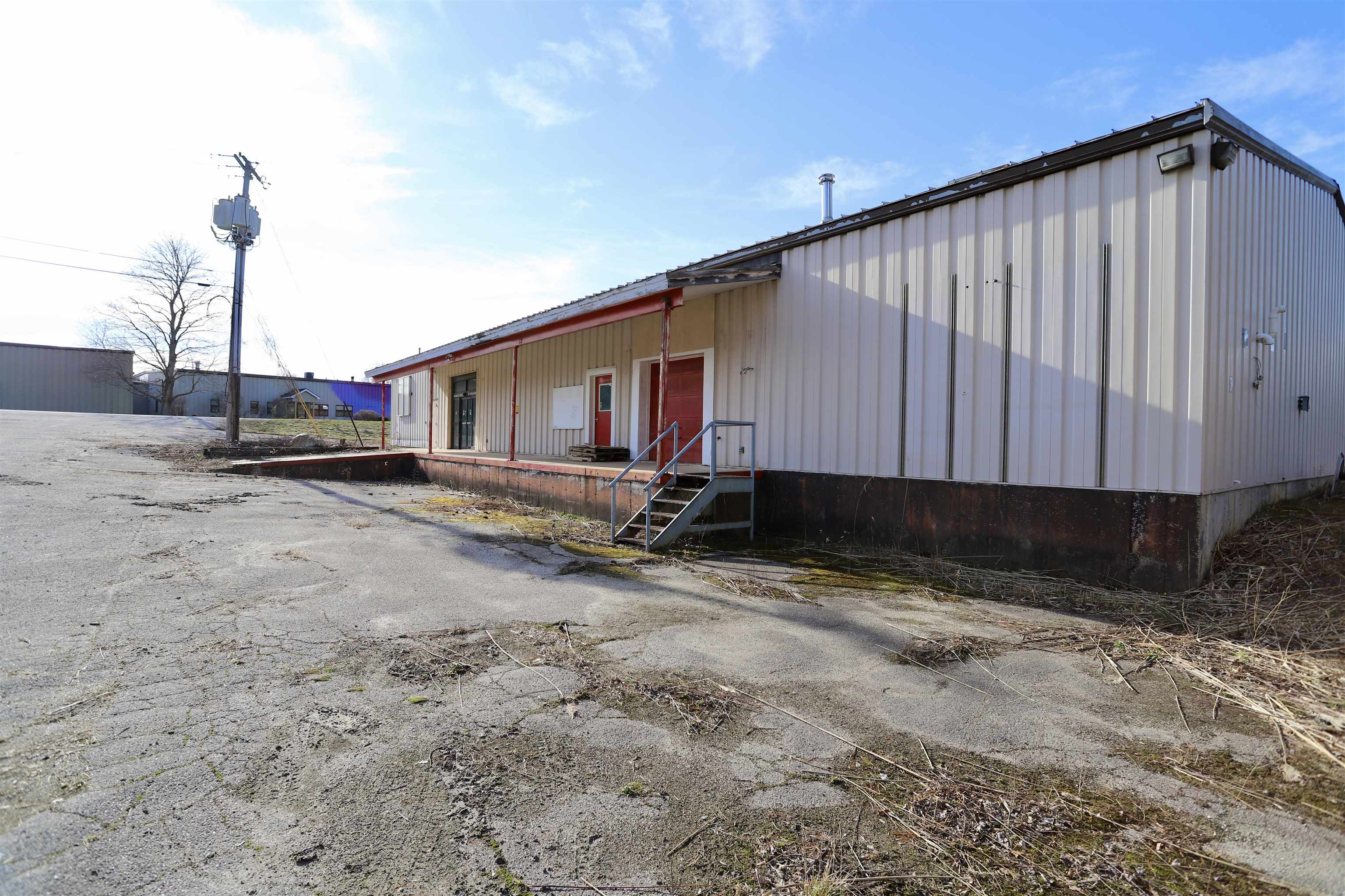 Loading Dock/Customer Lot