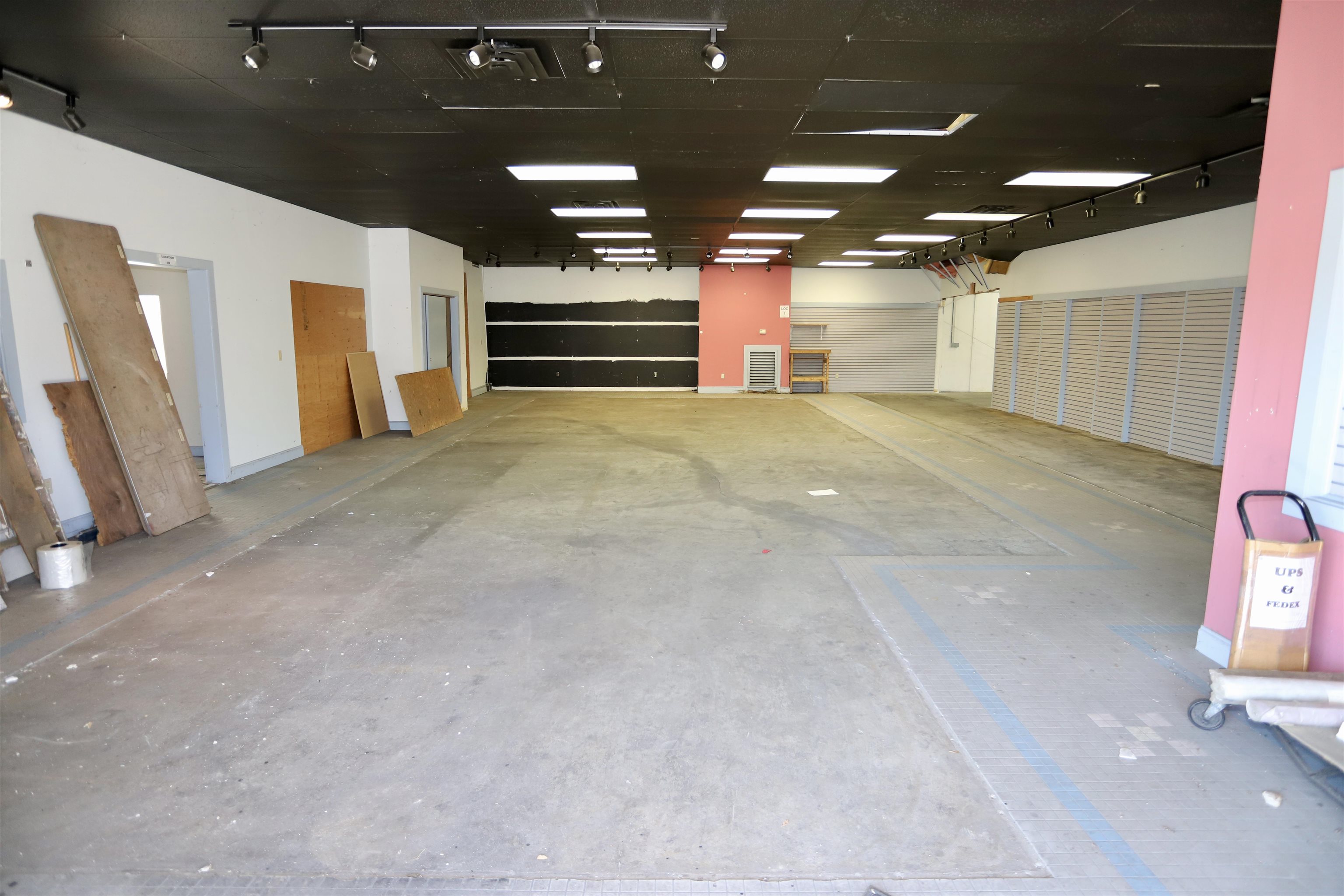 Retail Showroom (Sales Building)