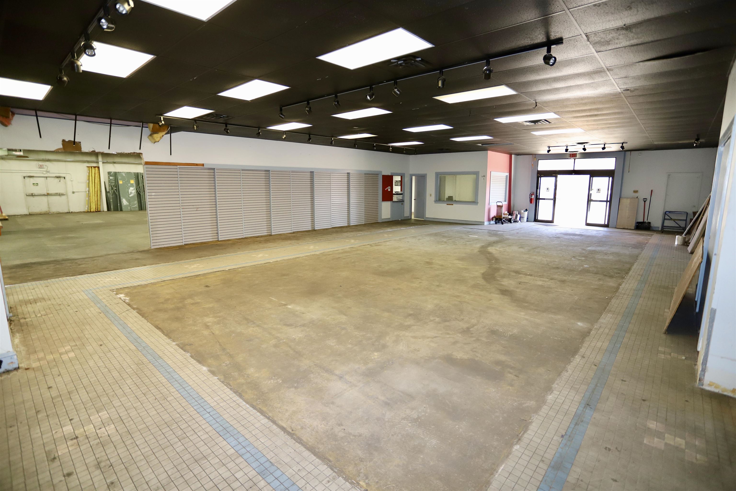 Retail Showroom (Sales Building)