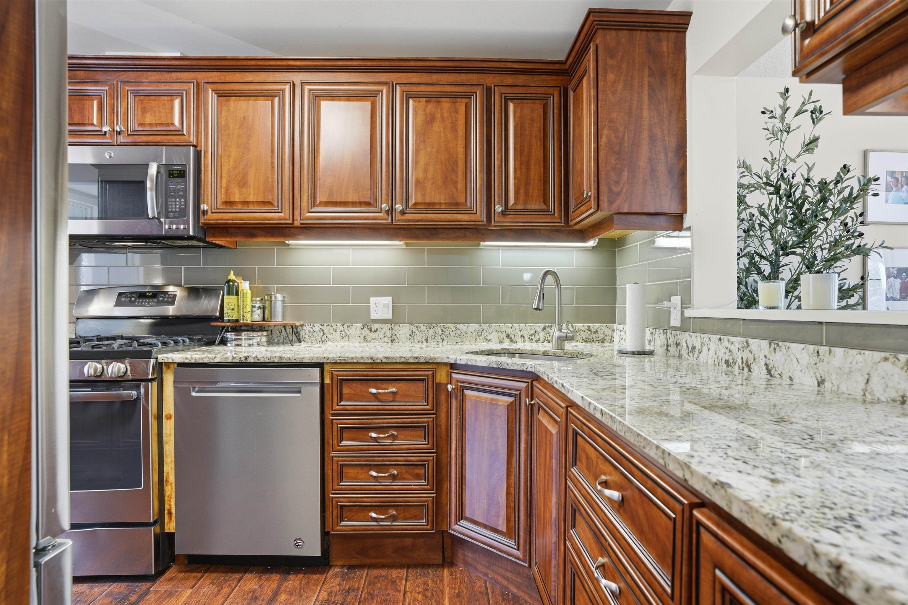 67 Cherry Hollow Rd, Nashua, NH 03062