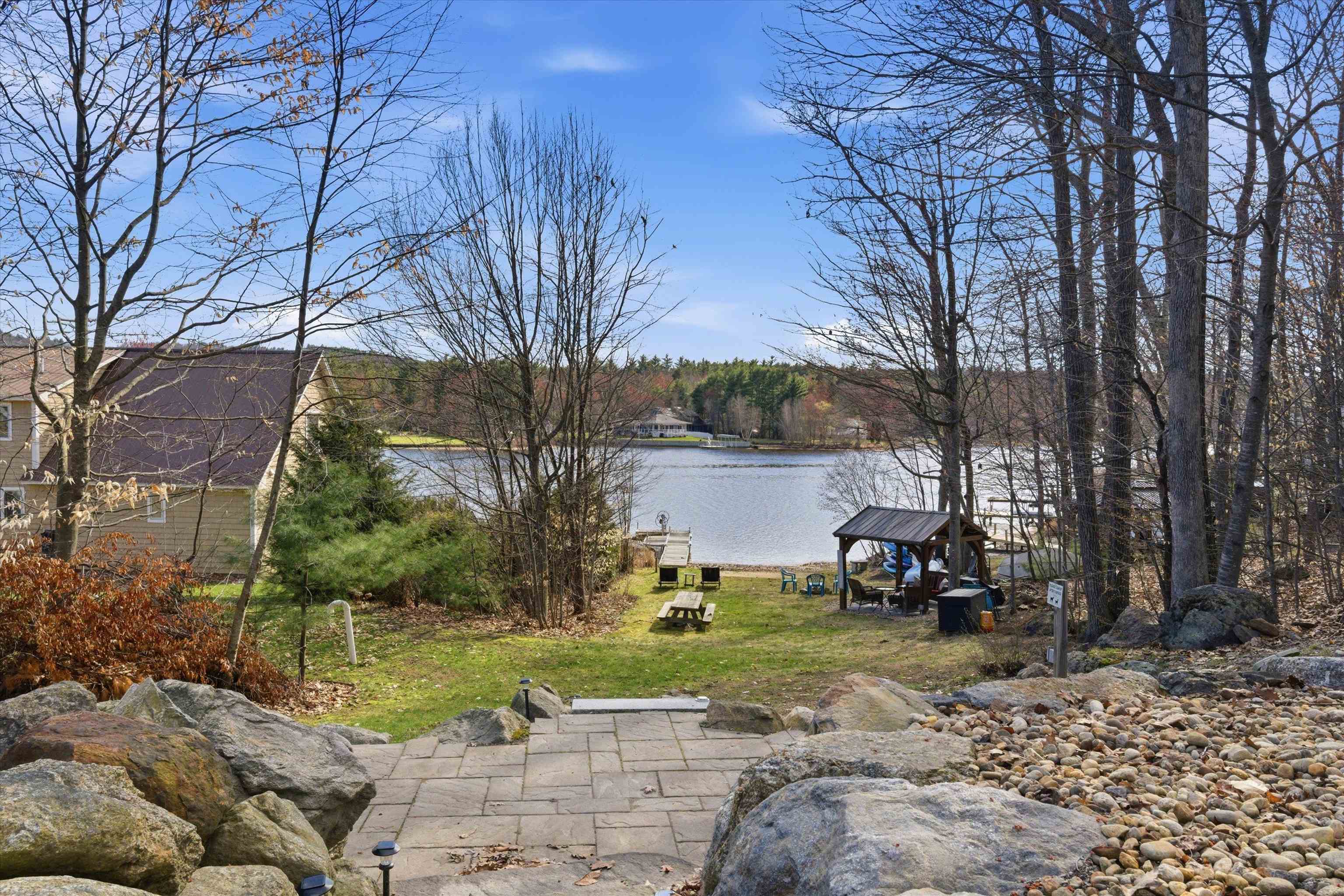 35 Lake Rd, Epsom, NH 03234