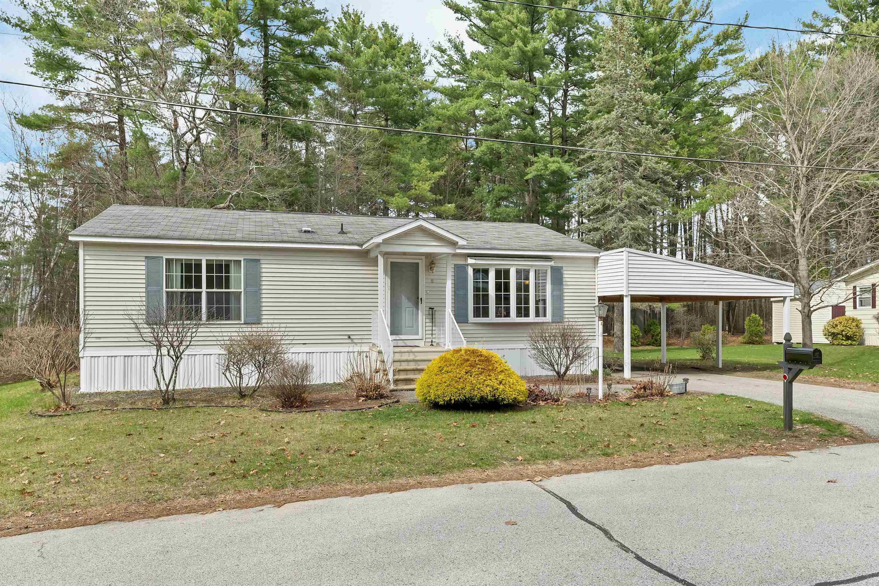 6 Centerwood Dr, Concord, NH 03301