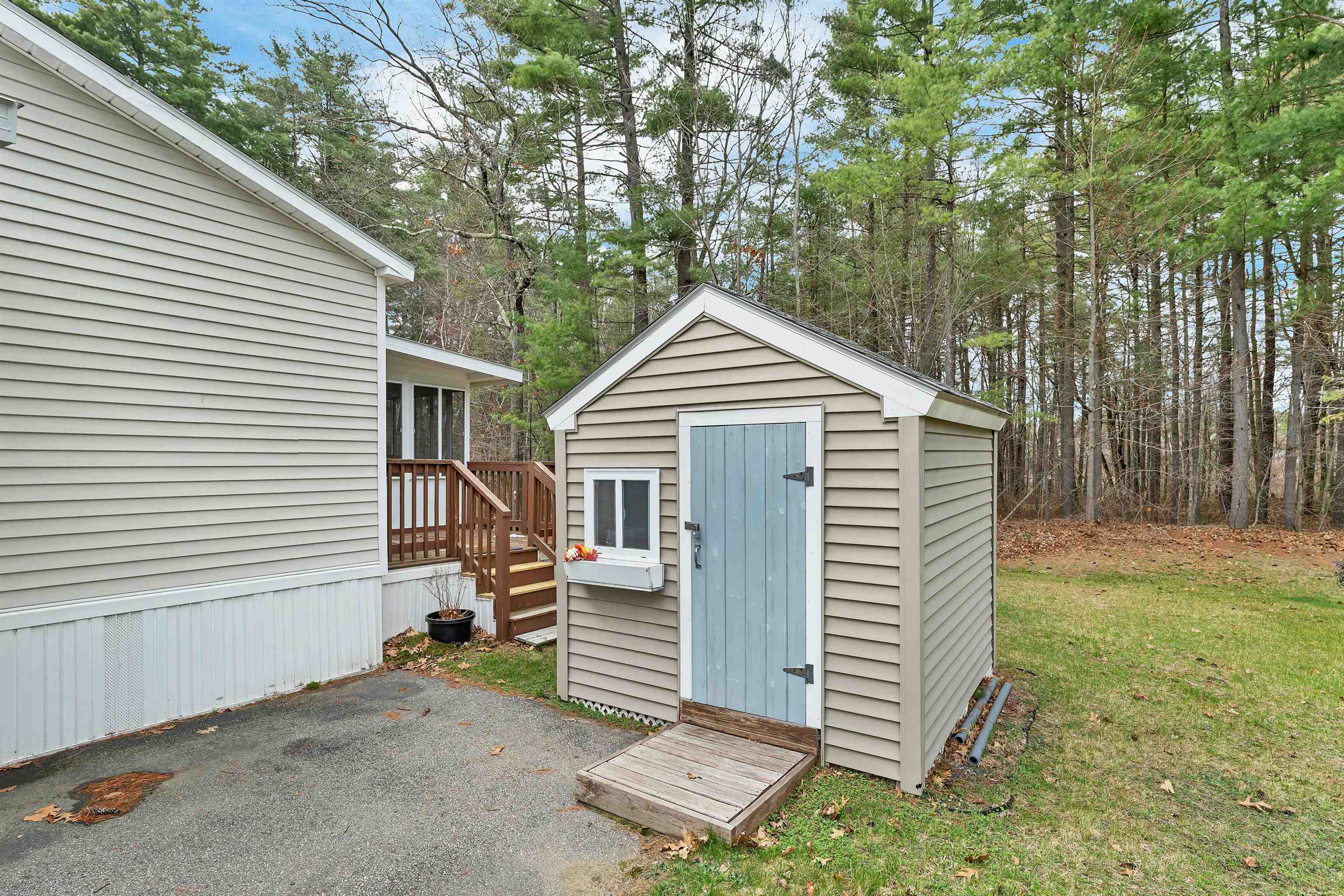 6 Centerwood Dr, Concord, NH 03301