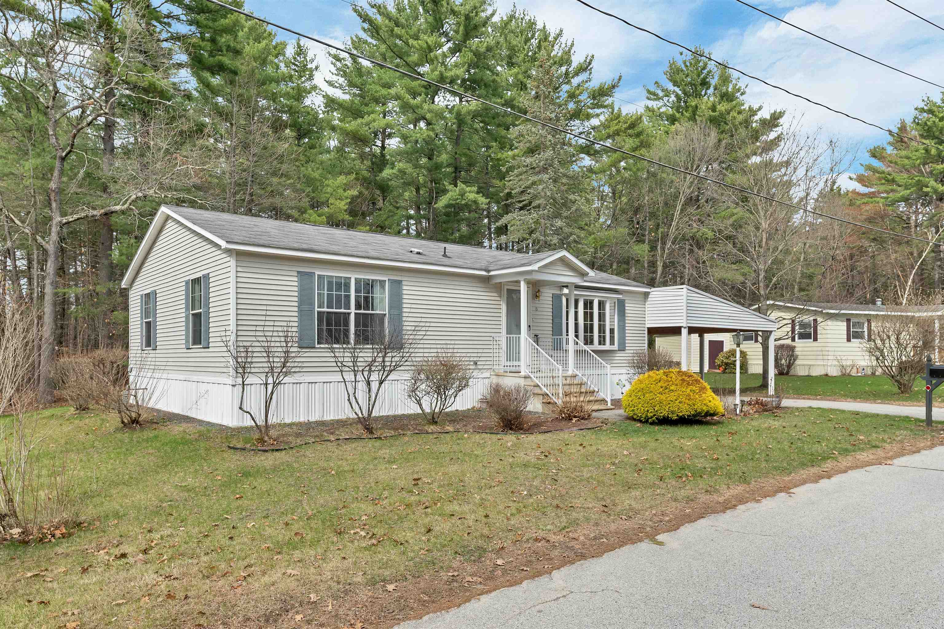 6 Centerwood Dr, Concord, NH 03301