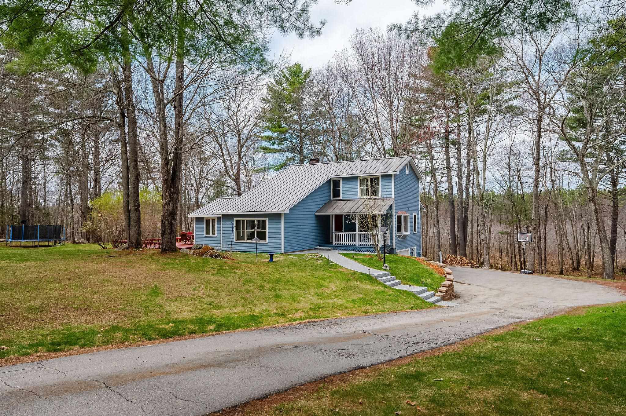 43 Moharimet Dr, Madbury, NH 03823