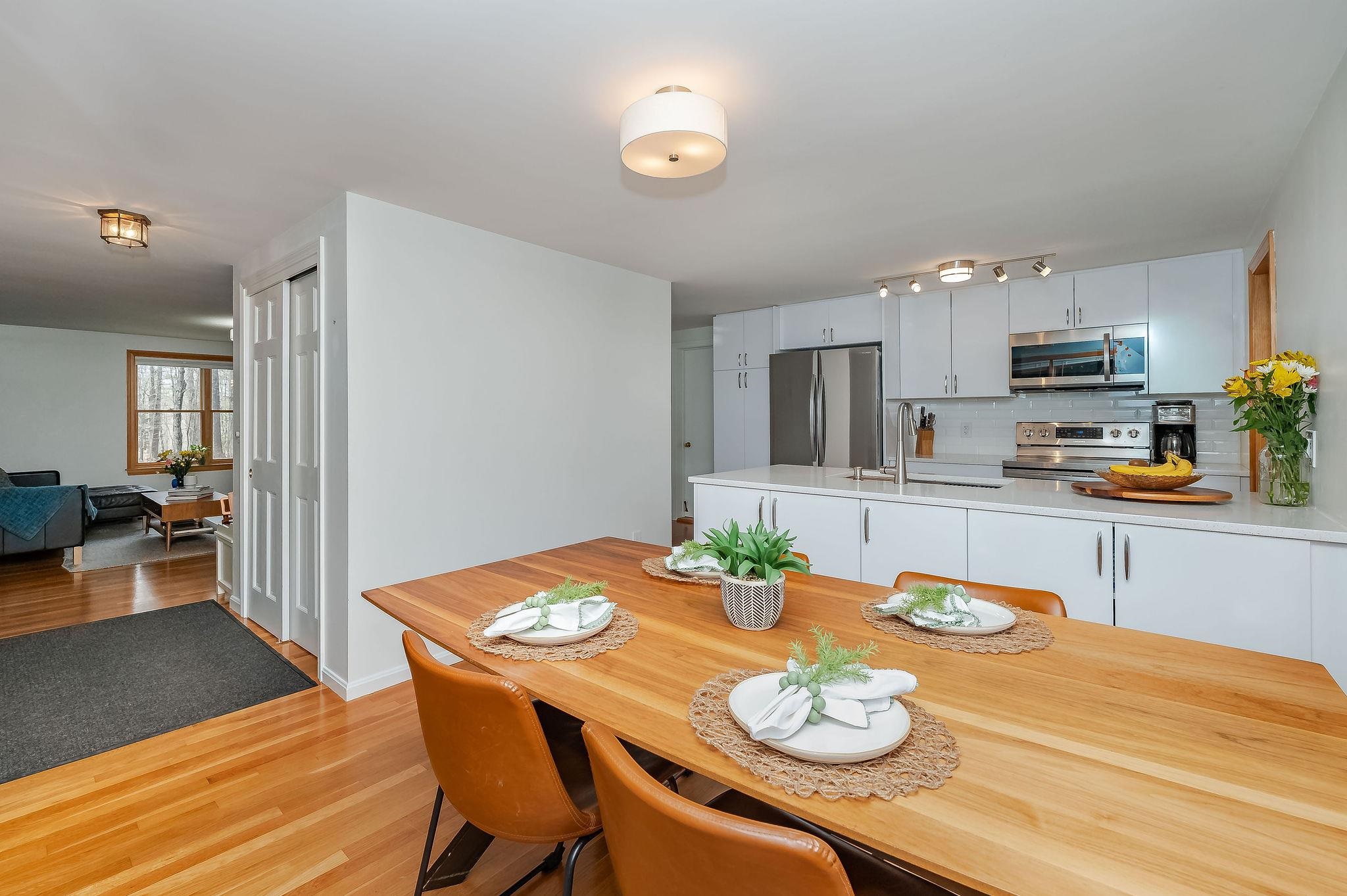 43 Moharimet Dr, Madbury, NH 03823