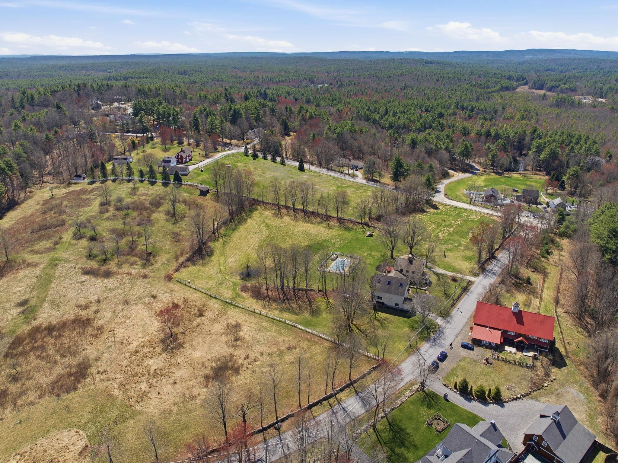 5 Old Manchester Rd, Amherst, NH 03031