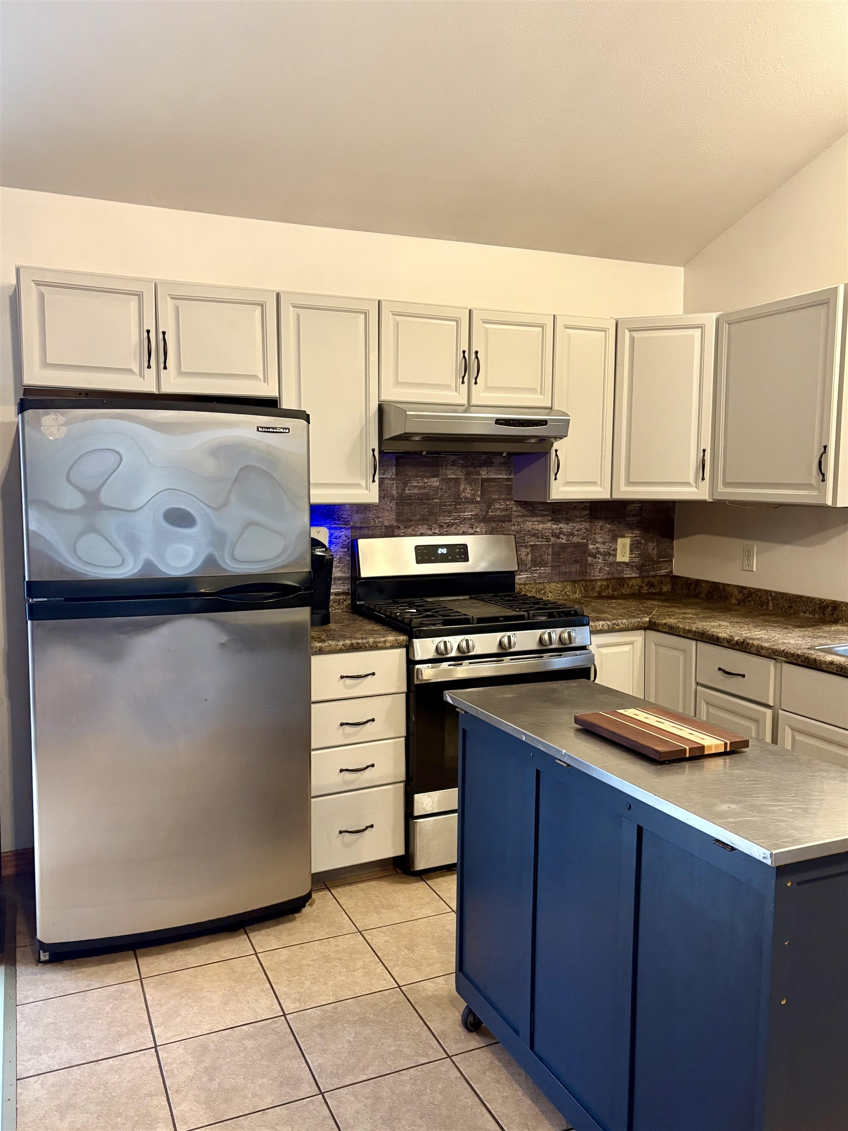 7 Sampson Dr, Barnstead, NH 03225