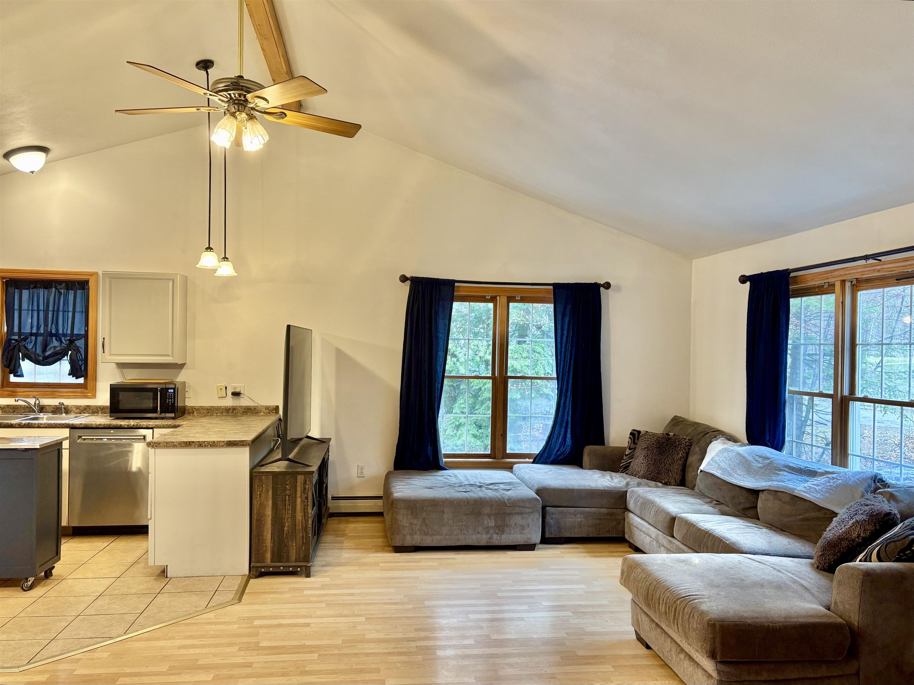 7 Sampson Dr, Barnstead, NH 03225