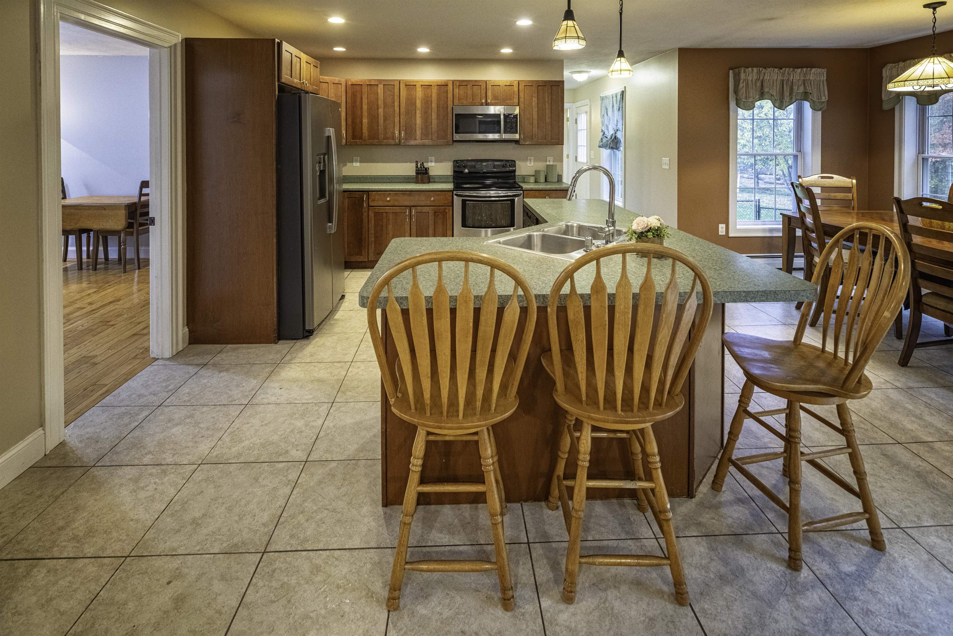 12 Maize Dr, Somersworth, NH 03878