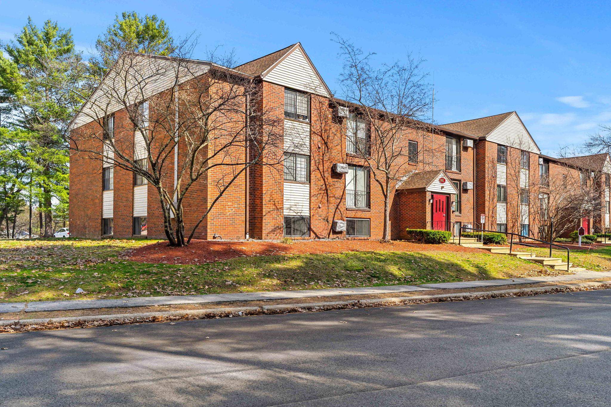 80 English Village Rd #102, Manchester, NH 03102