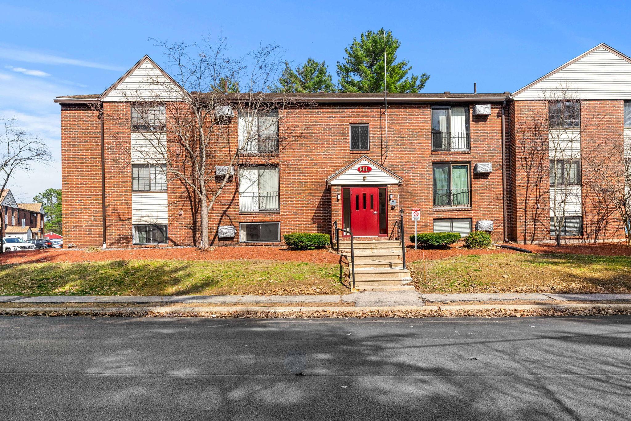 80 English Village Rd, Manchester, NH 03102