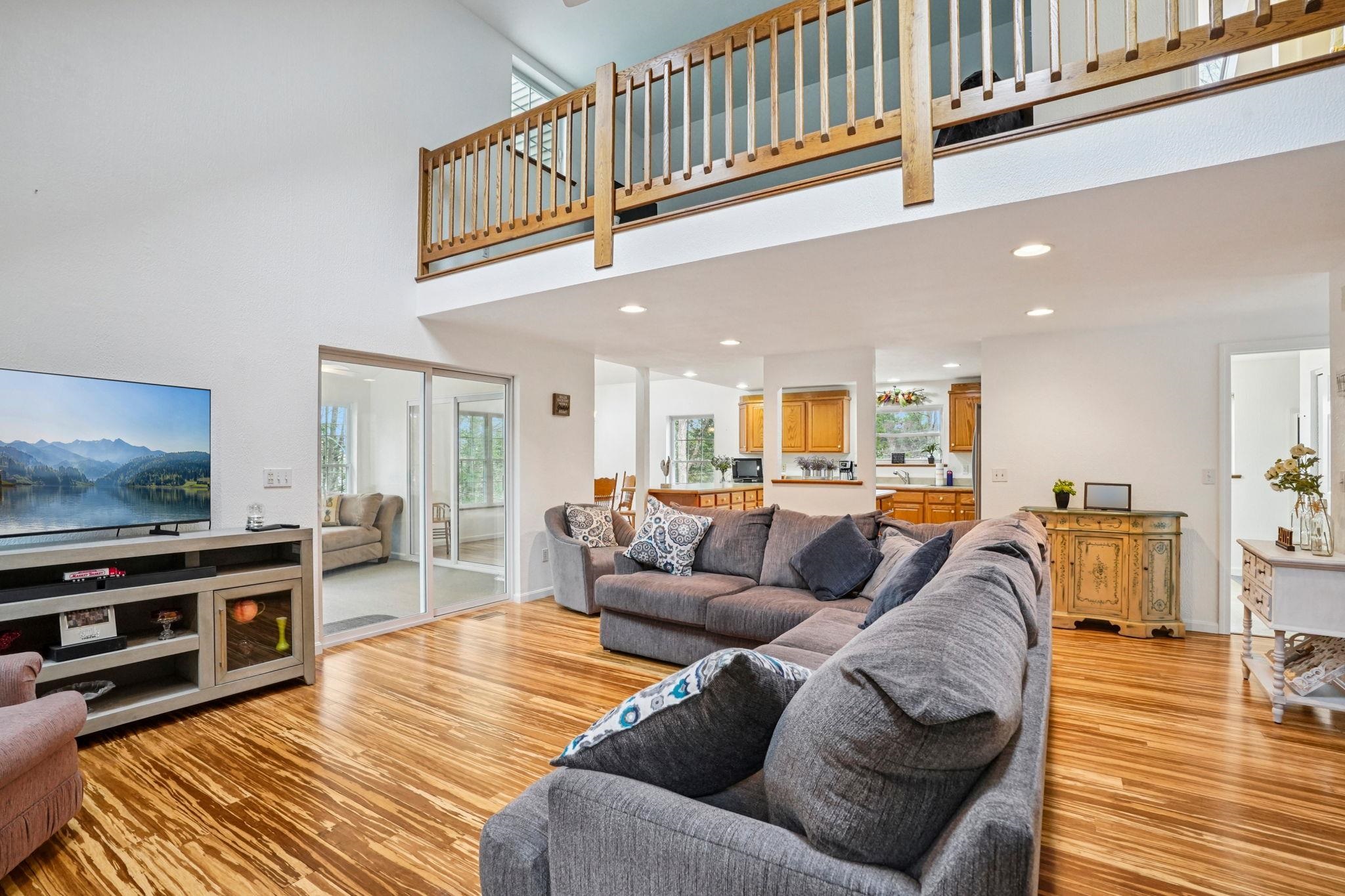 19 G H Carter Dr, Danville, NH 03819