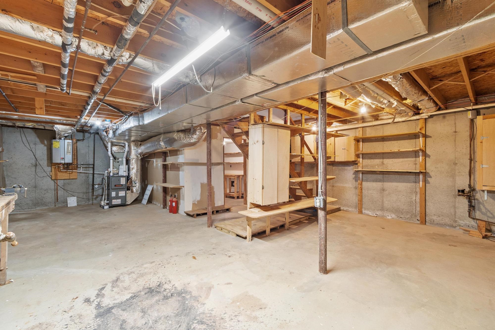 5 Rachel Ct, Derry, NH 03038