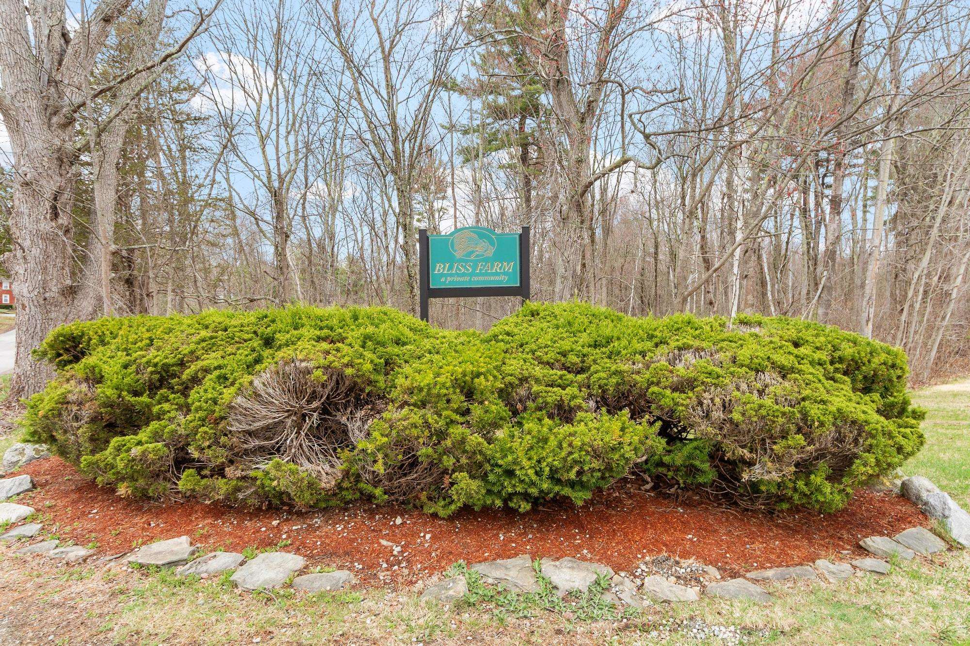 5 Rachel Ct, Derry, NH 03038