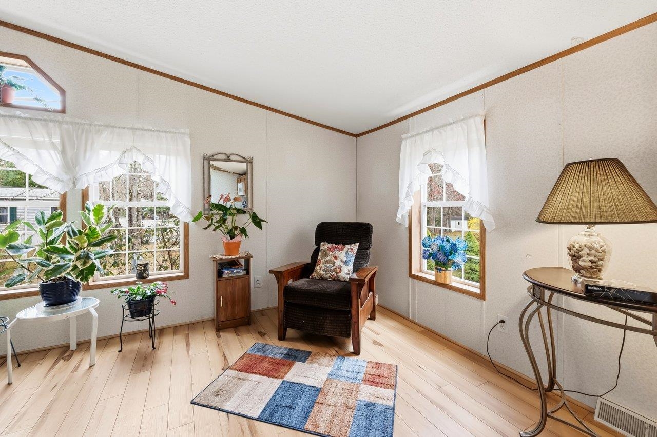 10 Lark Ln, Rochester, NH 03868