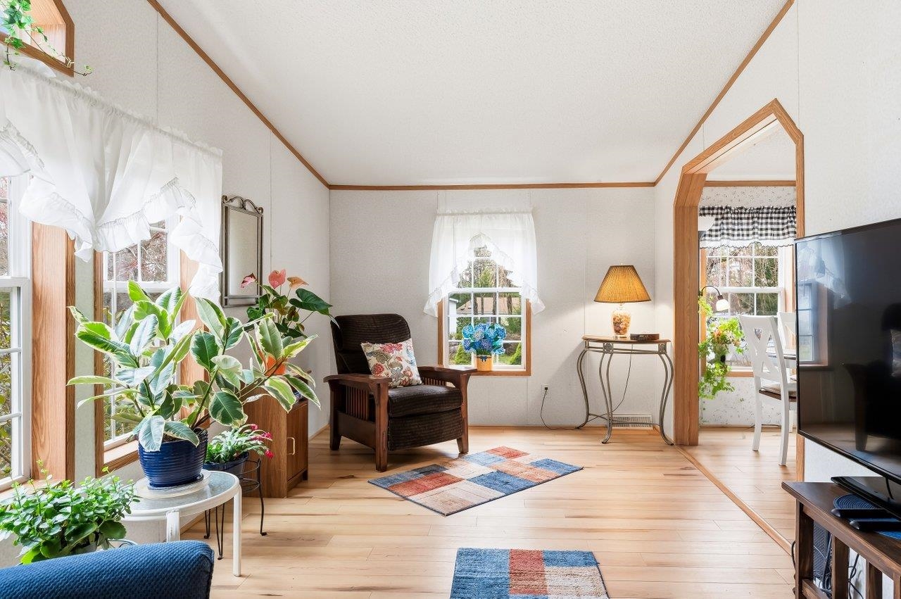 10 Lark Ln, Rochester, NH 03868