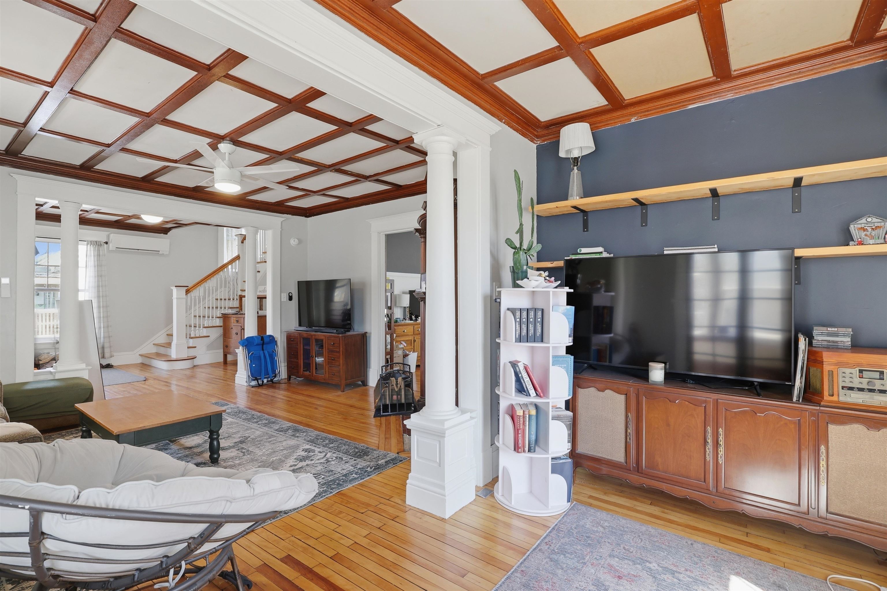 14 Pleasant St, Plymouth, NH 03264