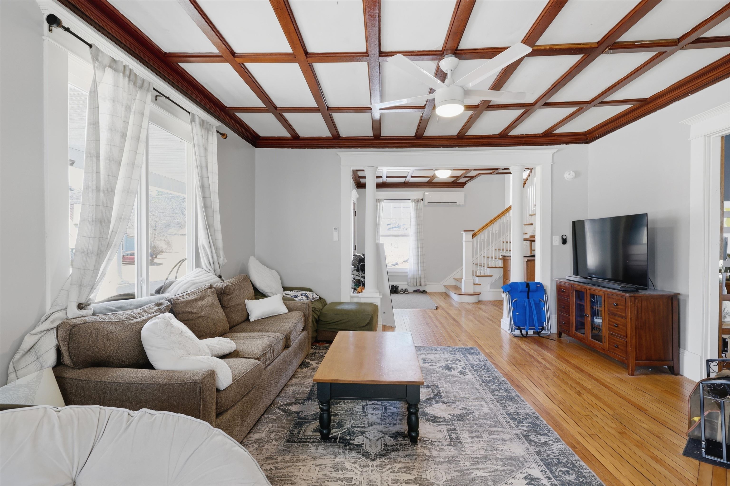 14 Pleasant St, Plymouth, NH 03264