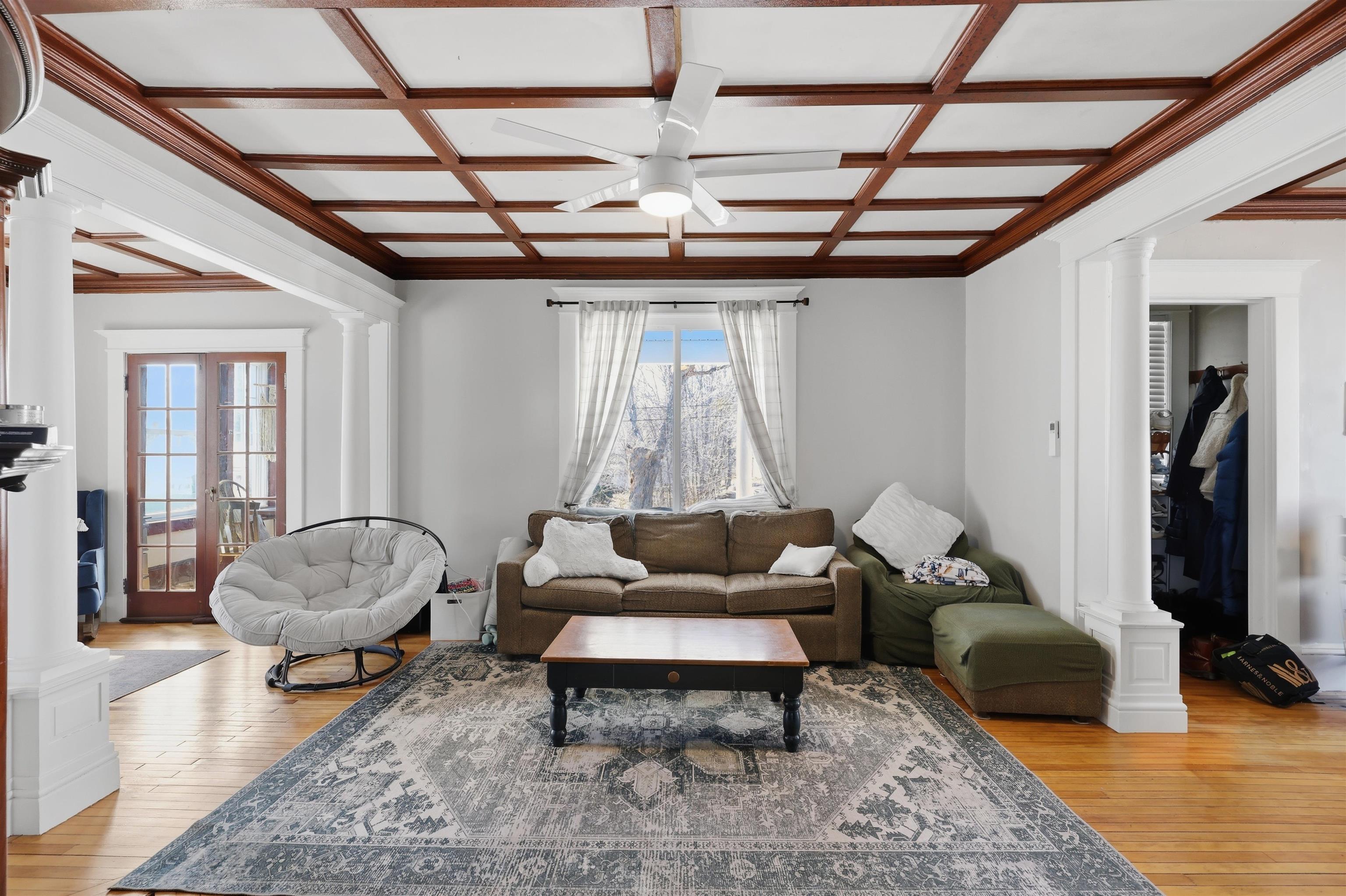 14 Pleasant St, Plymouth, NH 03264