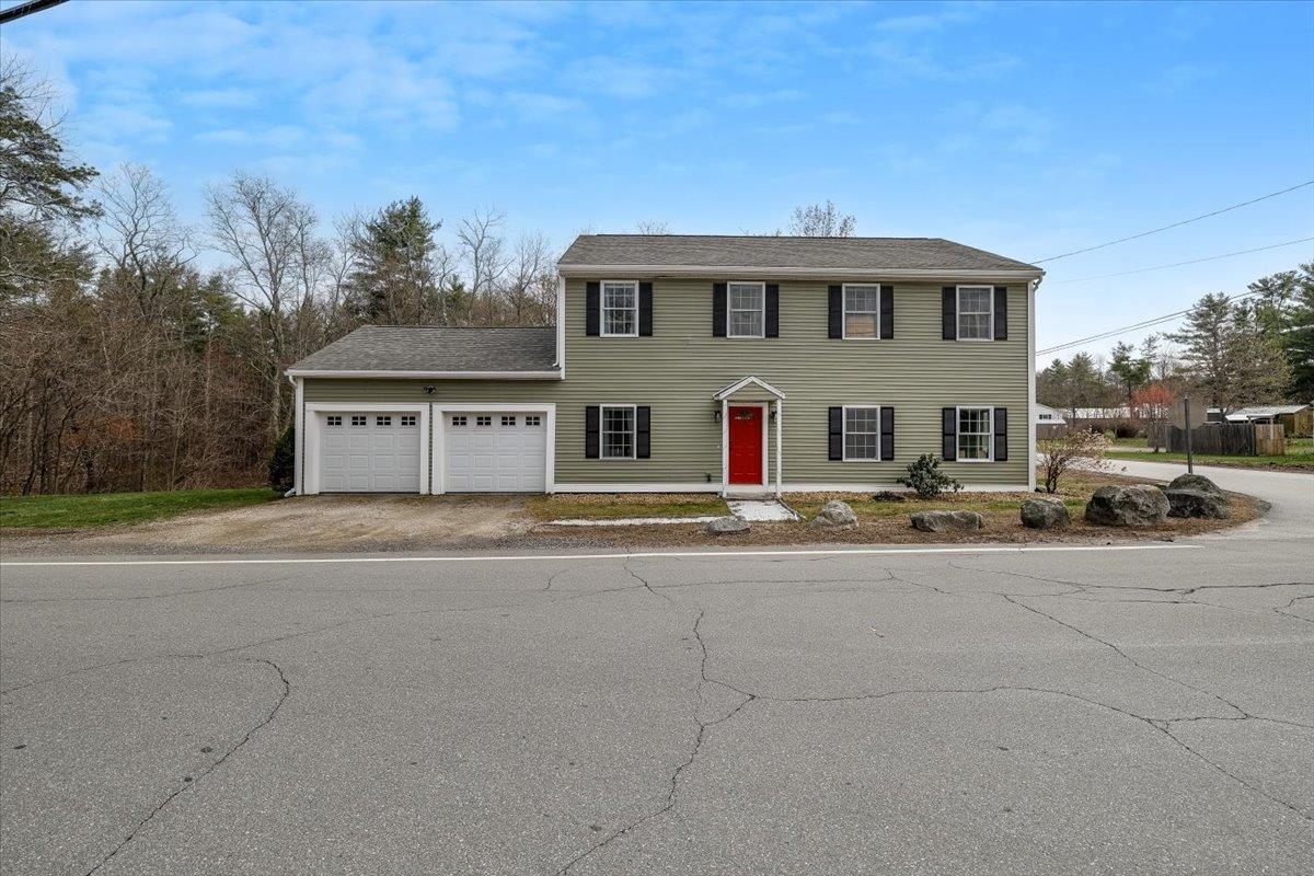 1 Langs Ln, Newmarket, NH 03857