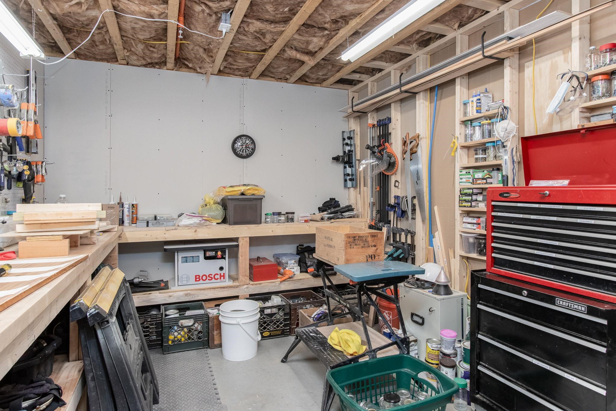 606 Southfield Ln, Peterborough, NH 03458