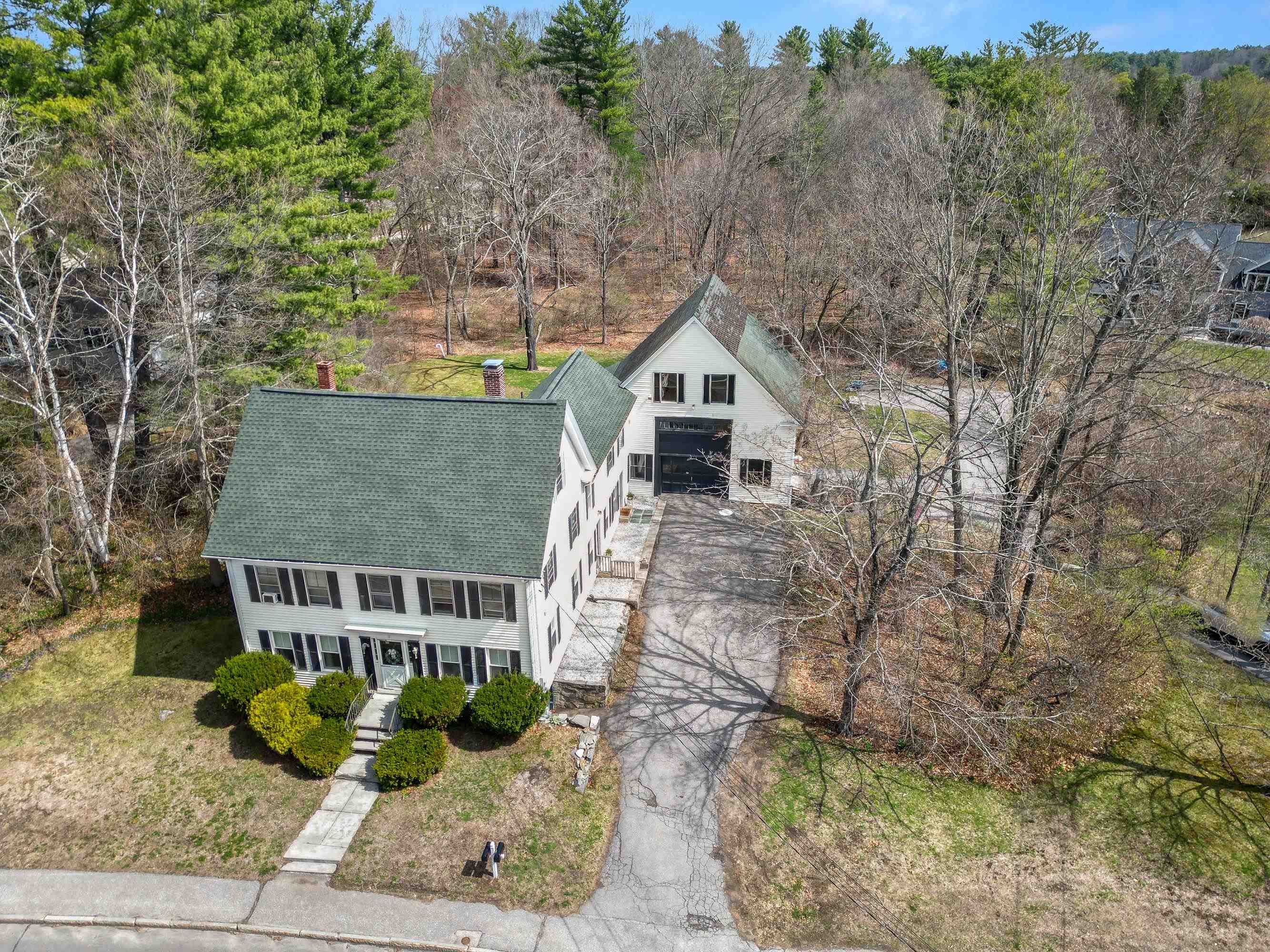 16 School St, Salem, NH 03079