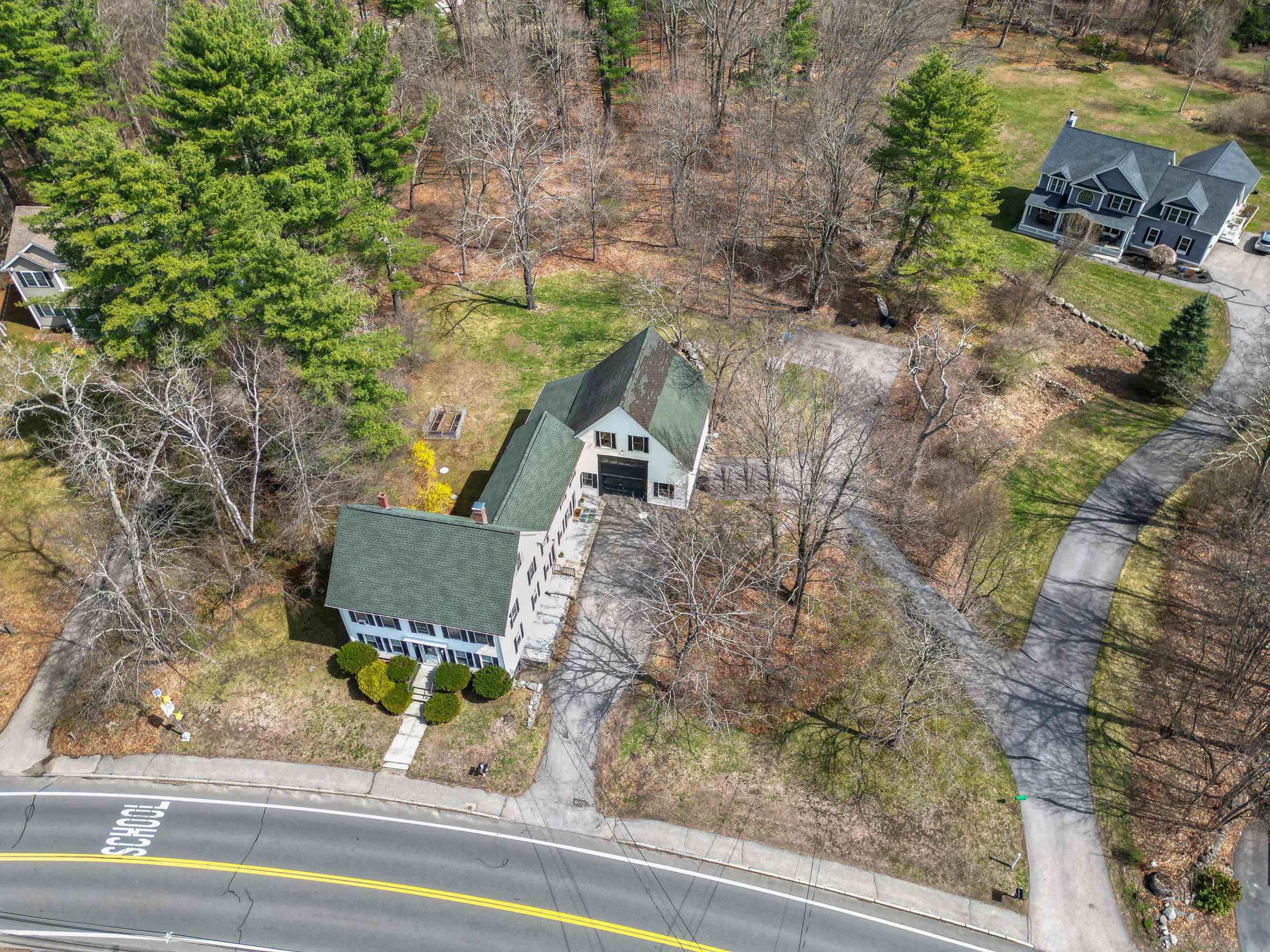 16 School St, Salem, NH 03079