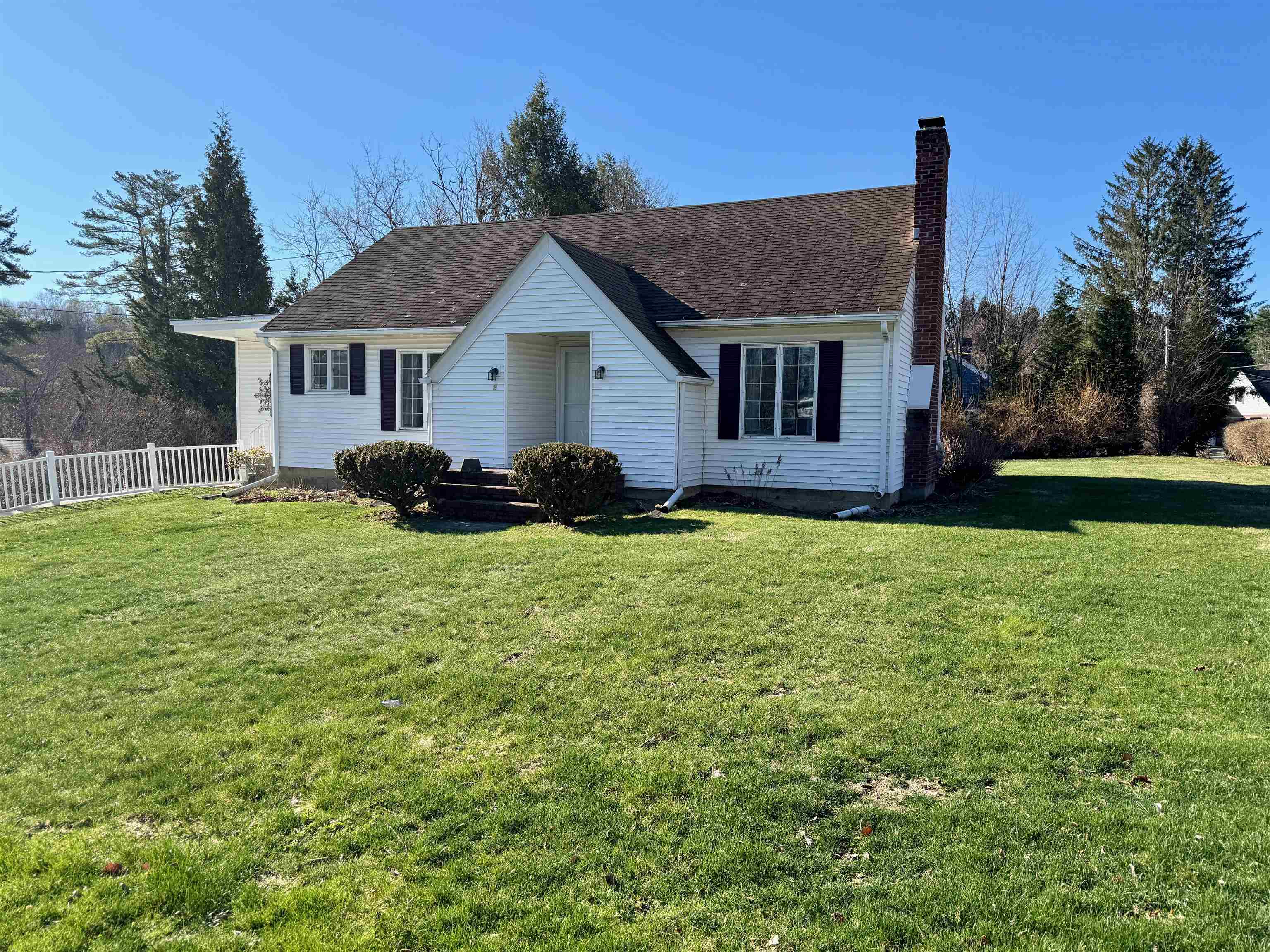 2 Pine Rd, Bennington, VT 05201