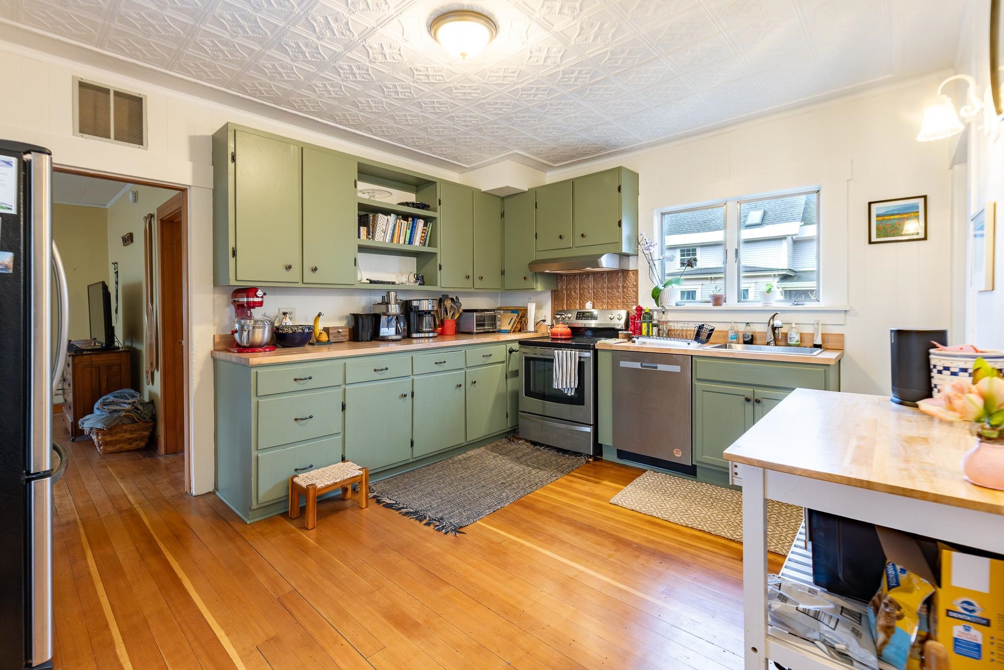 9 South St, Lebanon, NH 03766