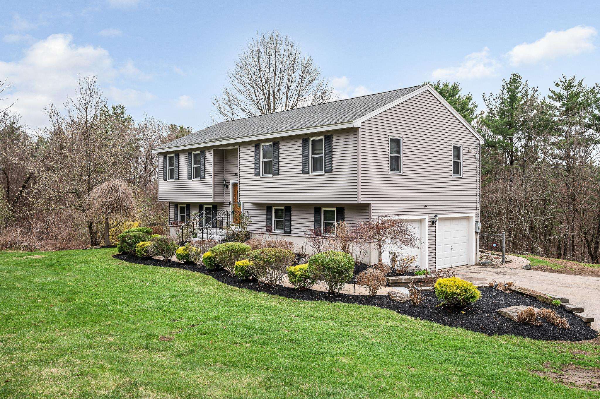 22 Depot Rd, Windham, NH 03087