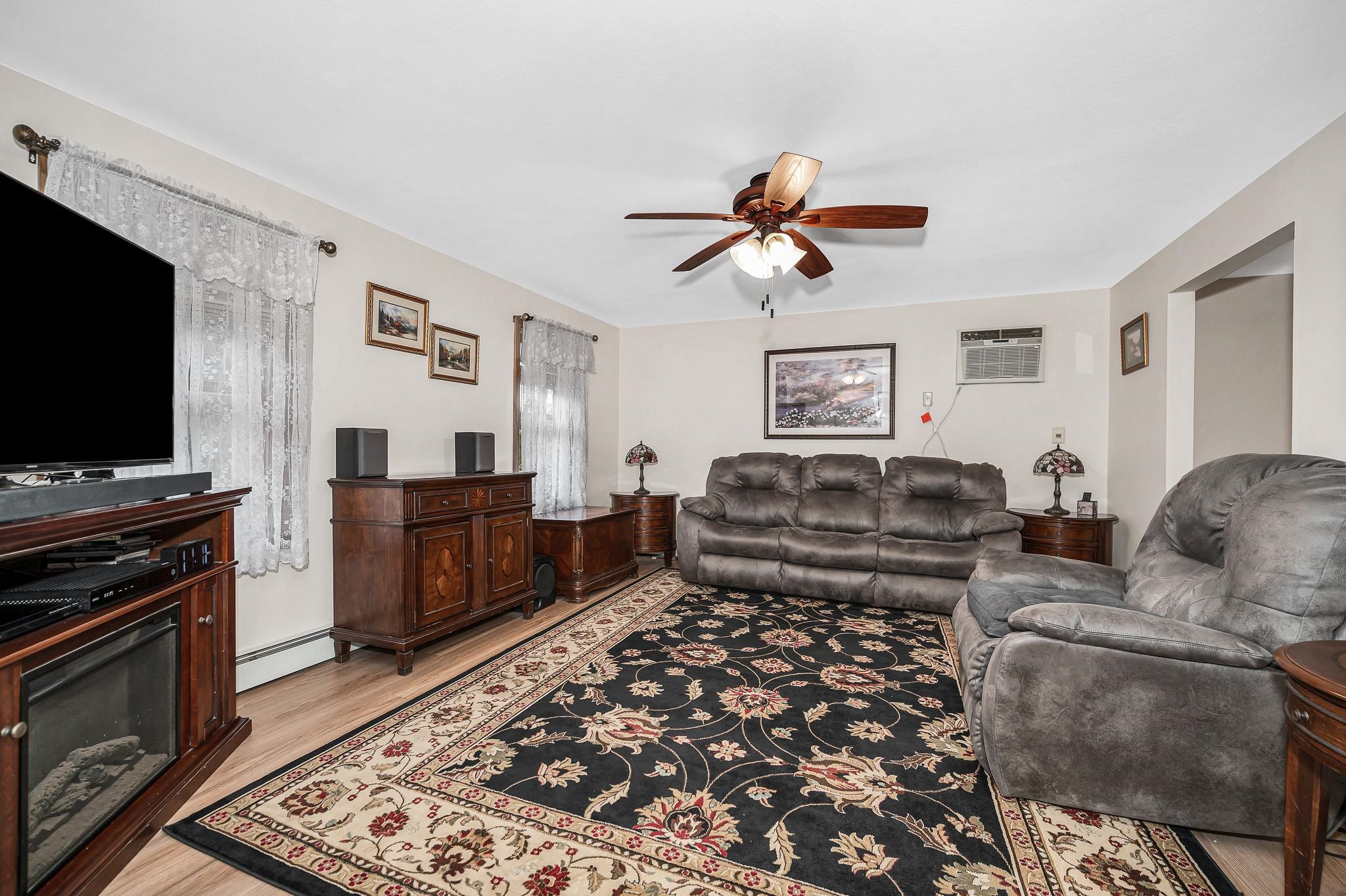 22 Depot Rd, Windham, NH 03087