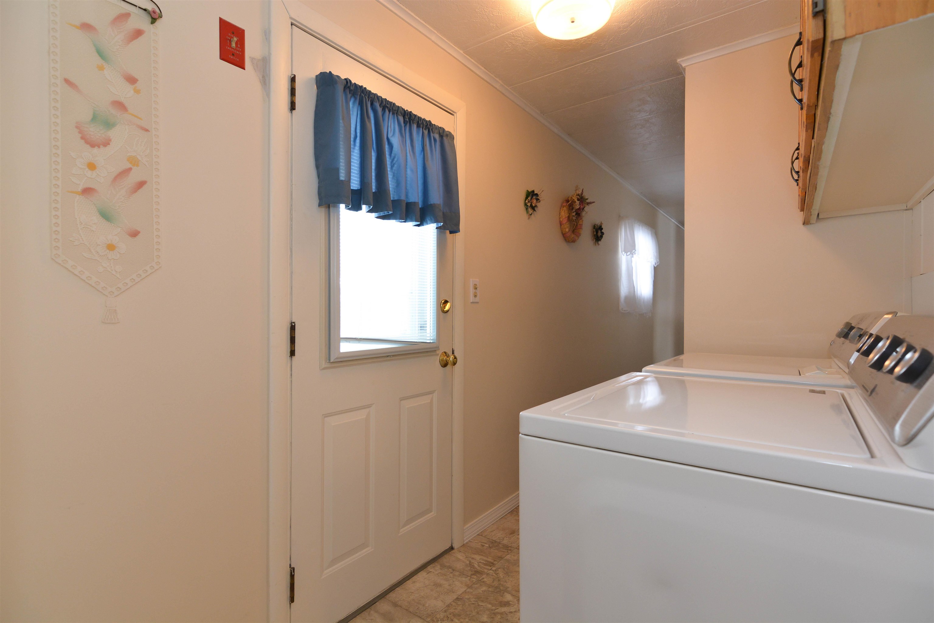 11 Amy Ln, Hampstead, NH 03841