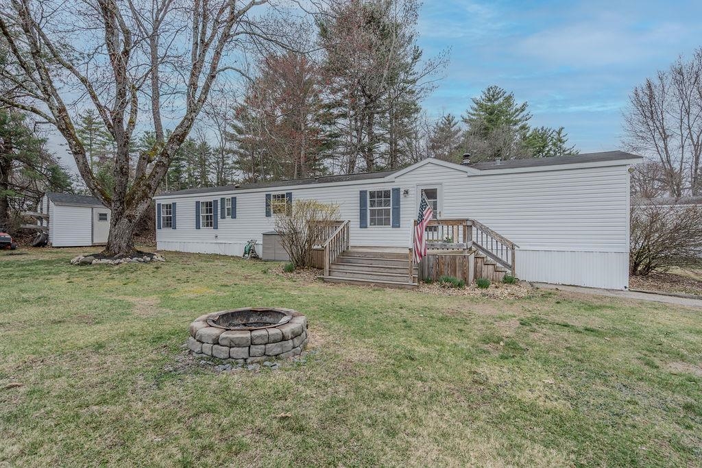 141 Estate Dr, Barrington, NH 03825